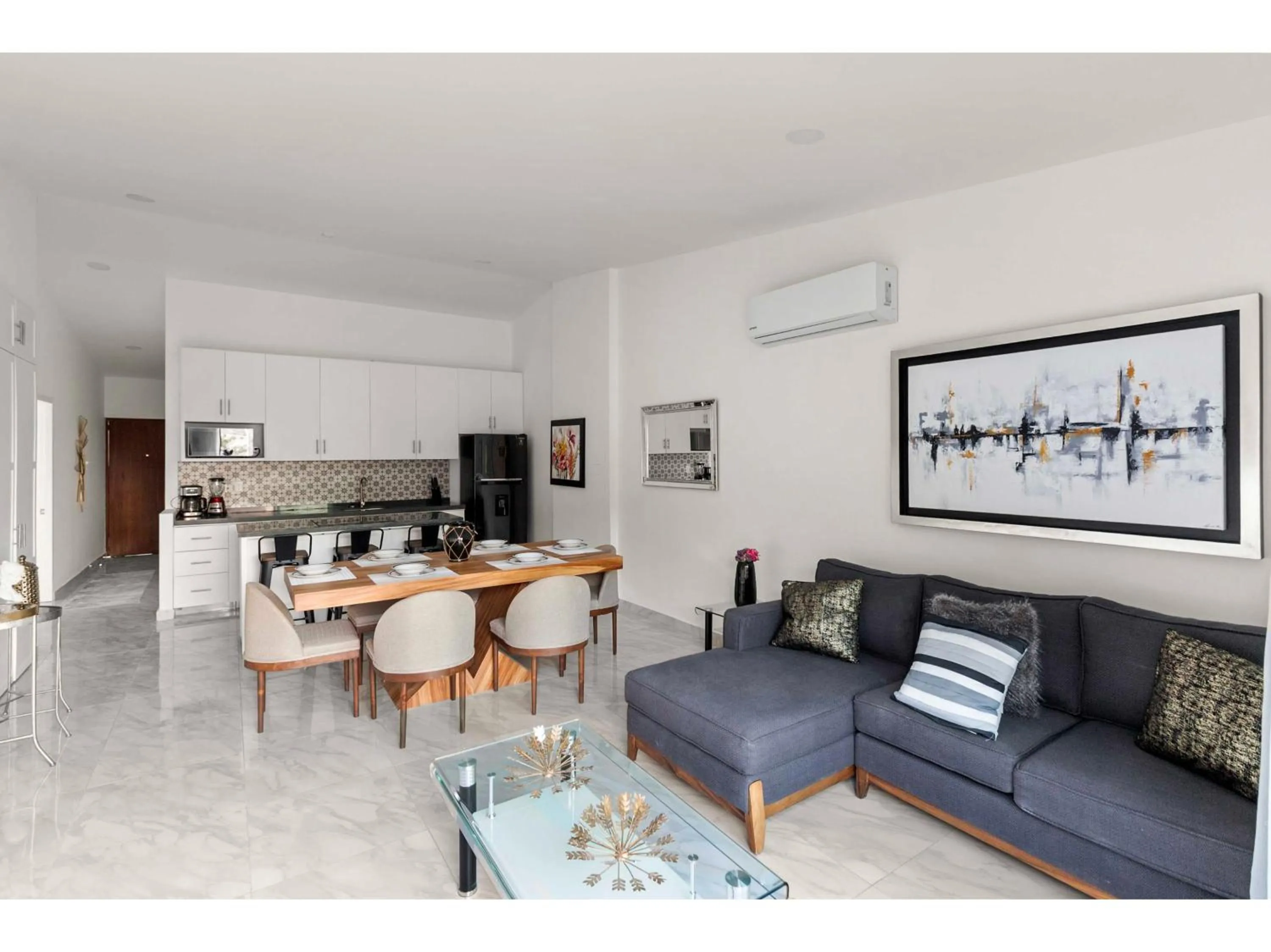 Kitchen or kitchenette in Collection O Morgan City Center, Los Cabos