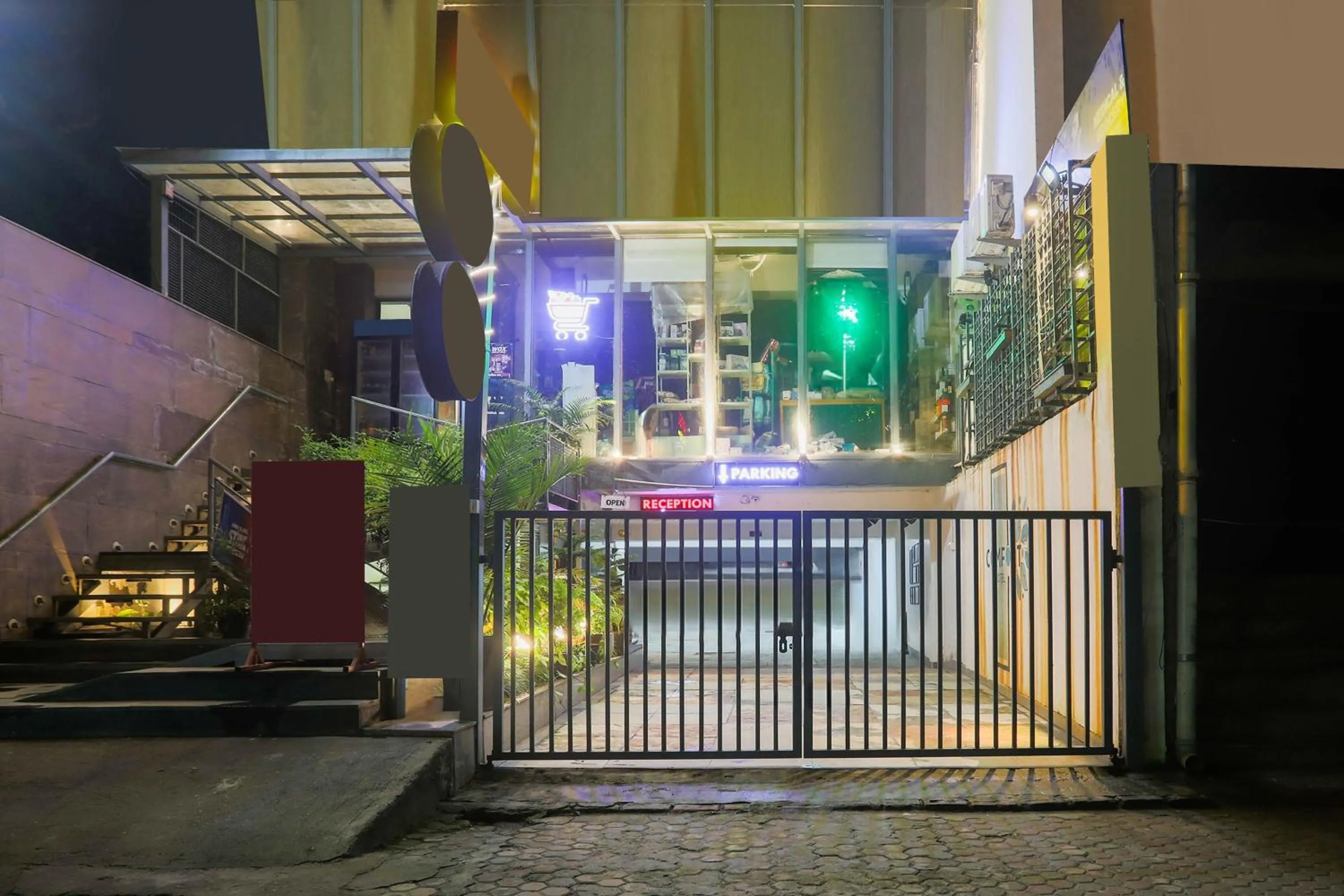 Facade/entrance in Collection O Pacific Mall Rajpur Road