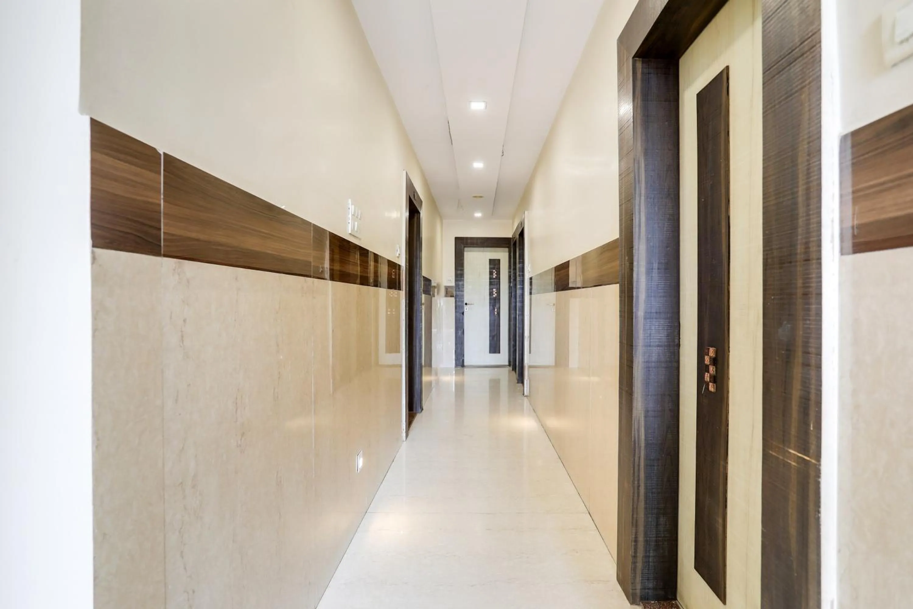 Lobby or reception in Super Hotel O Palkhi Road Near Sai Baba Temple Formerly Netra Sai