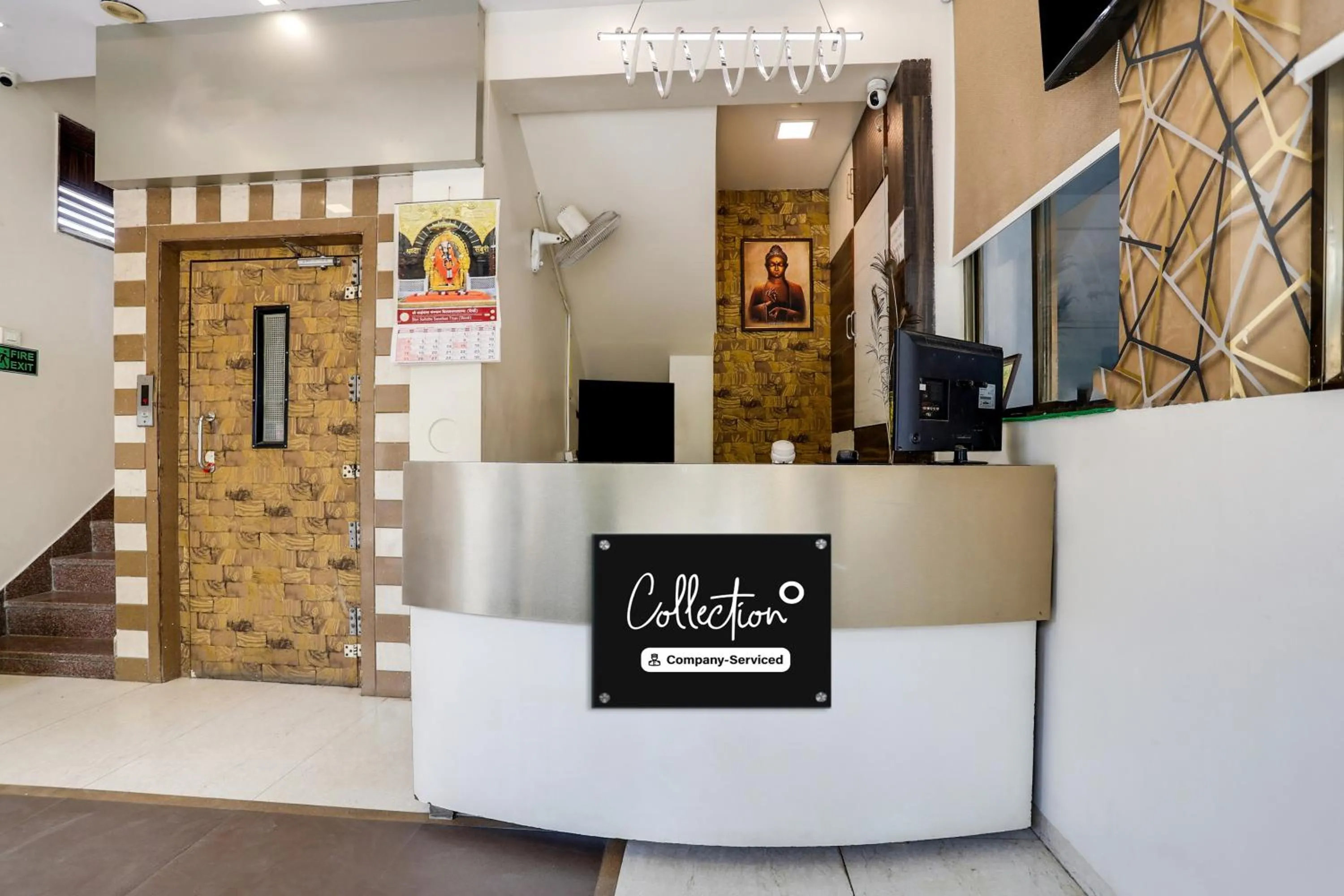 Lobby or reception in Super Hotel O Palkhi Road Near Sai Baba Temple Formerly Netra Sai