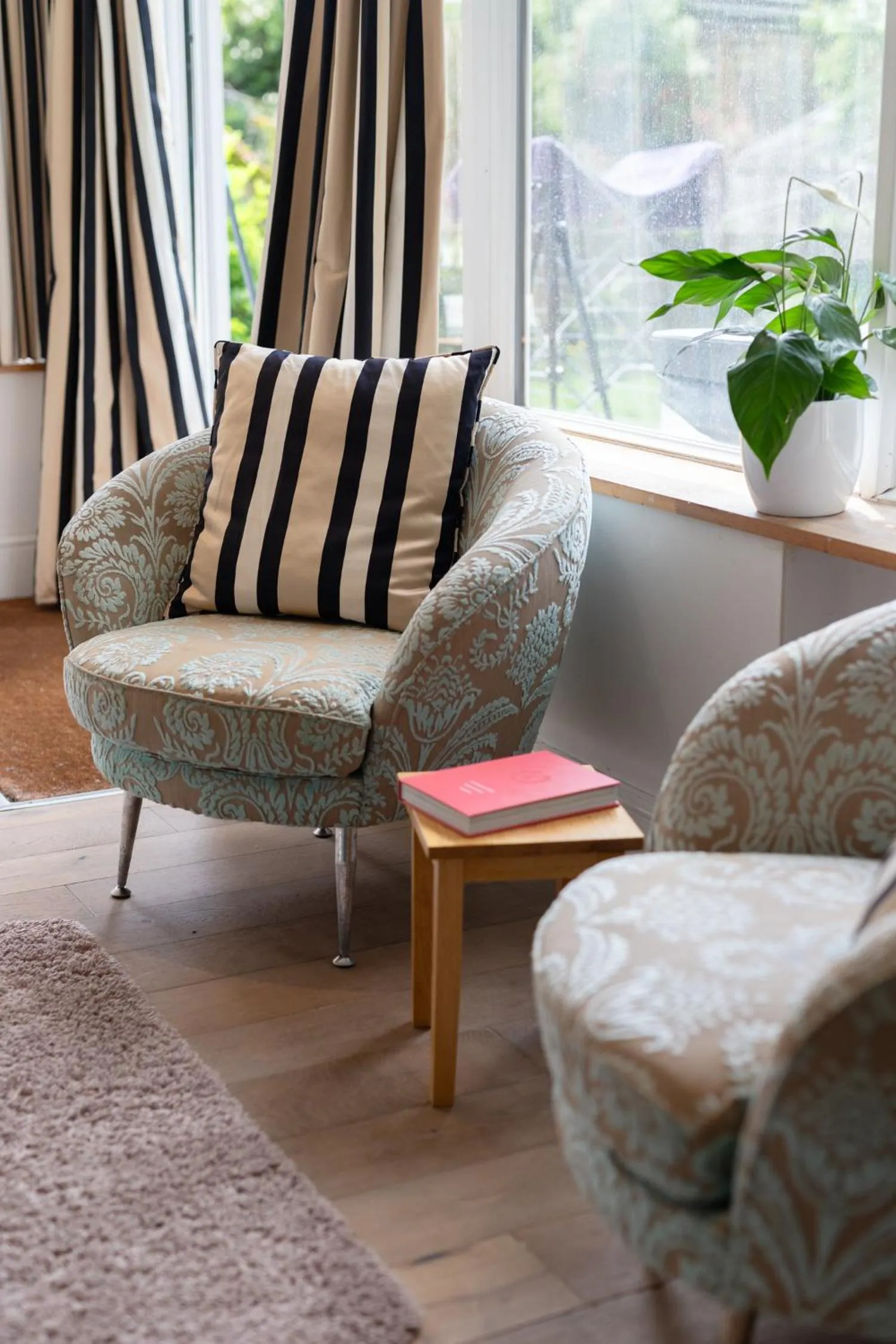 Seating area in EBS London Stay