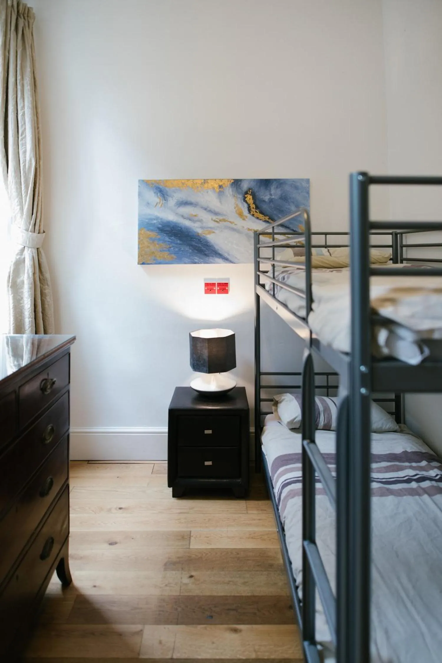 Photo of the whole room, Bed in EBS London Stay