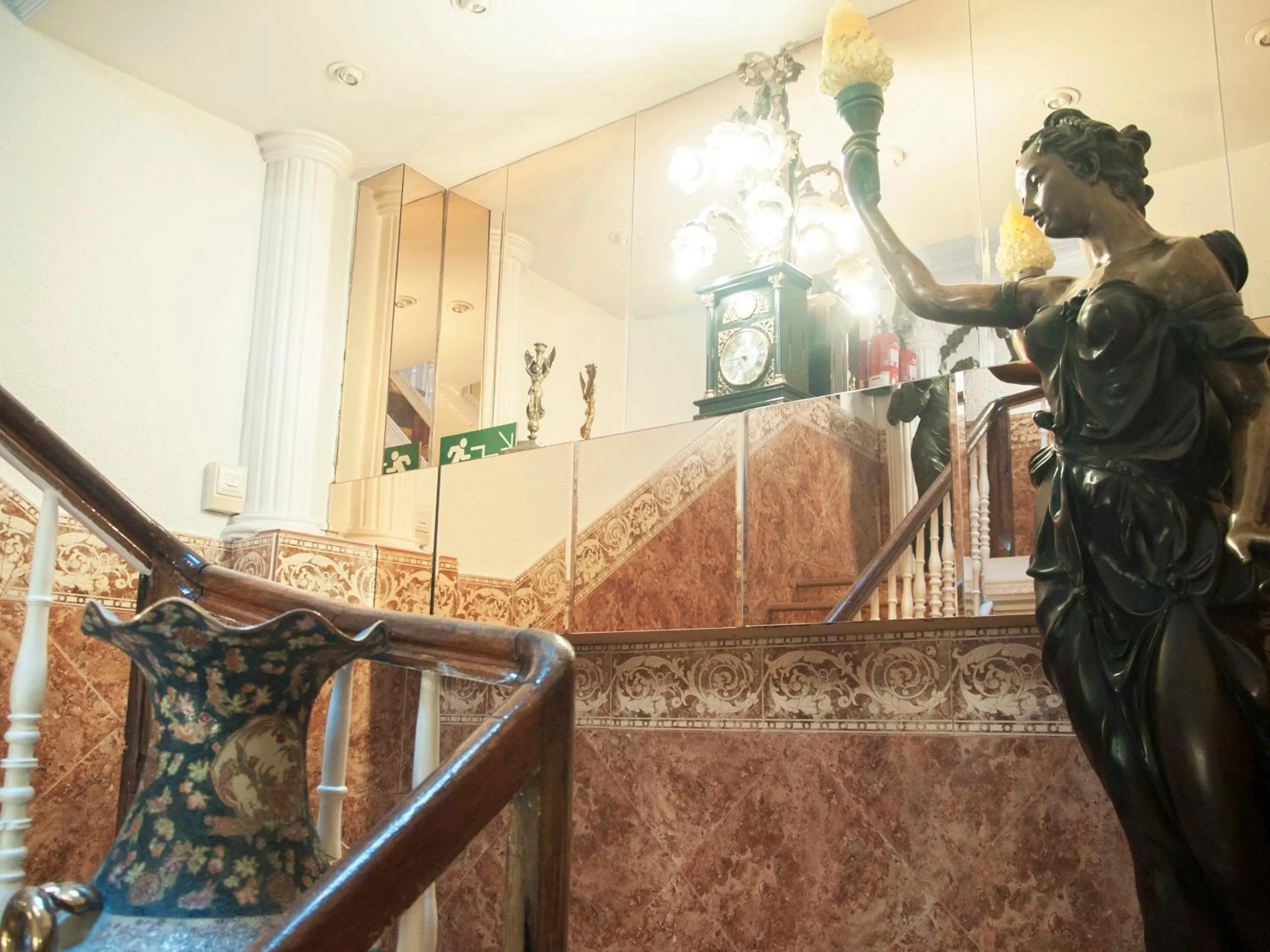 Decorative detail in Dato 2