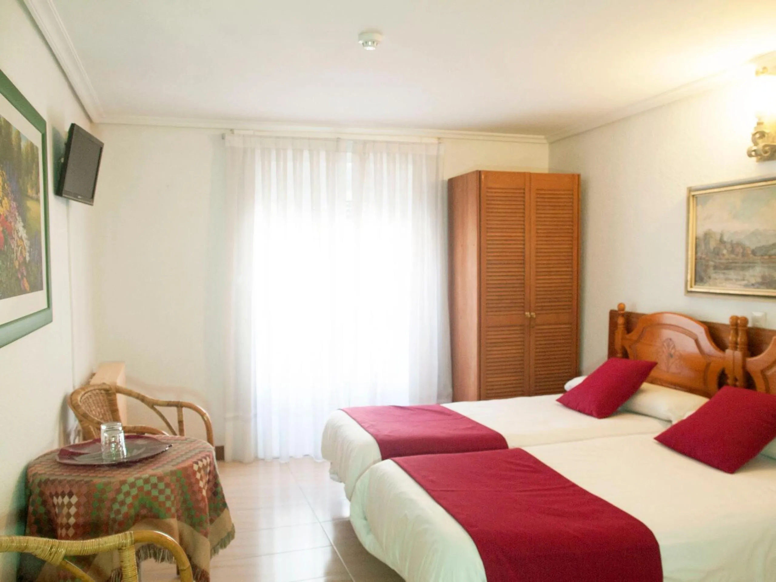 Photo of the whole room, Bed in Dato 2