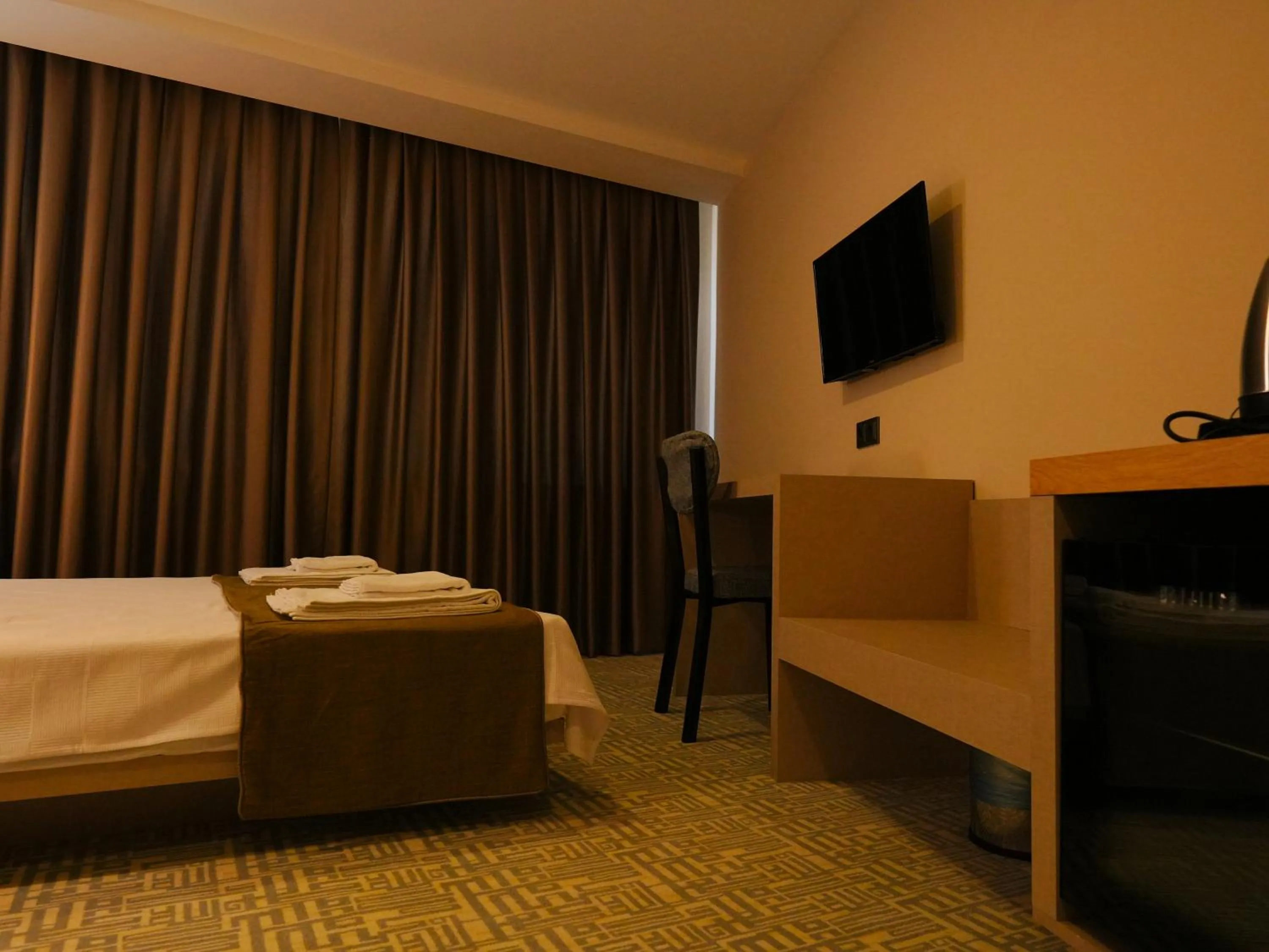 Photo of the whole room, Bed in Bonnie City Hotel