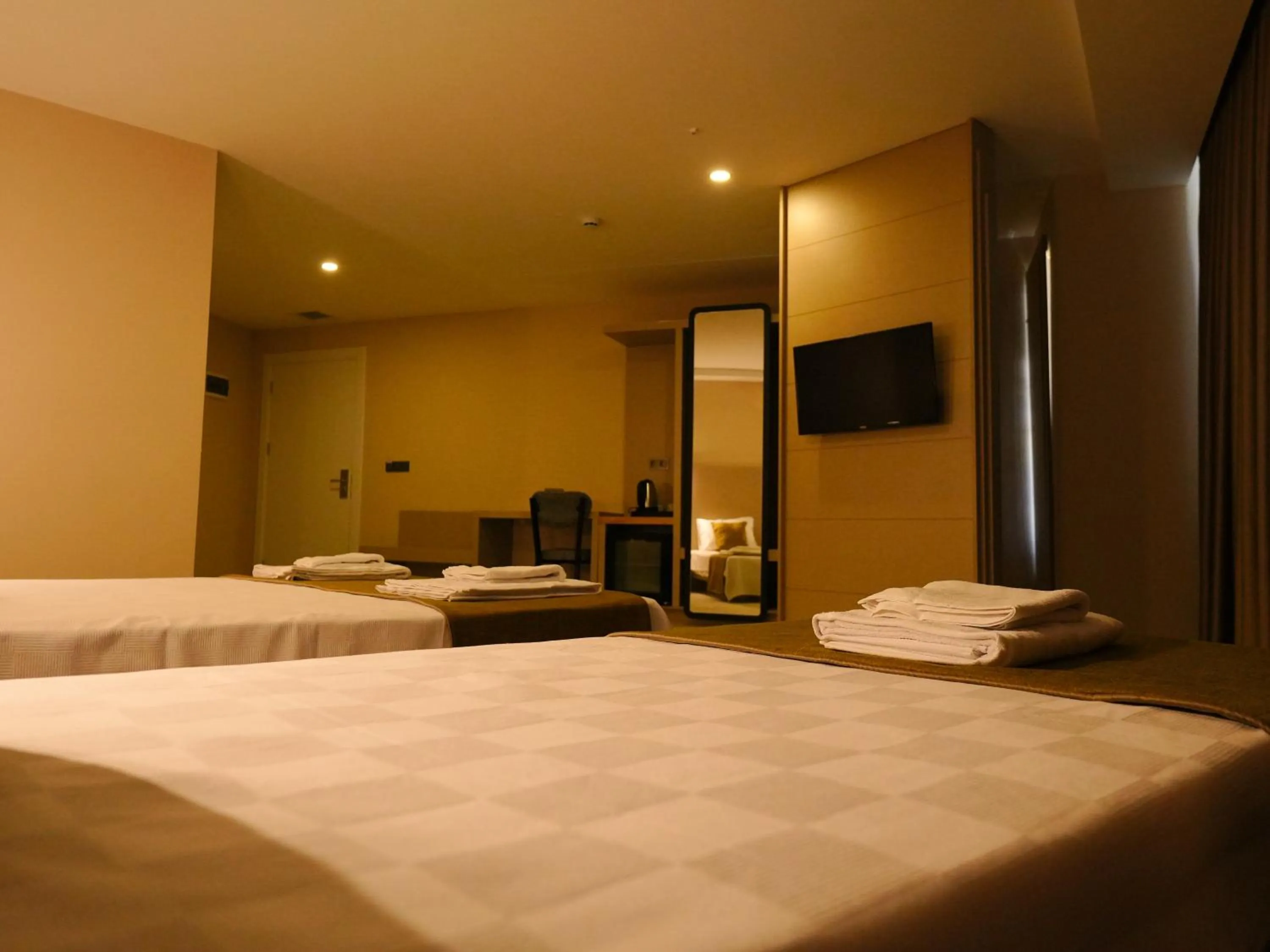 Photo of the whole room, Bed in Bonnie City Hotel