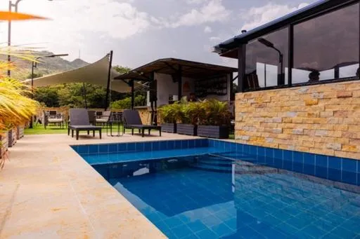 Restaurant/places to eat in Central Suites by H&R