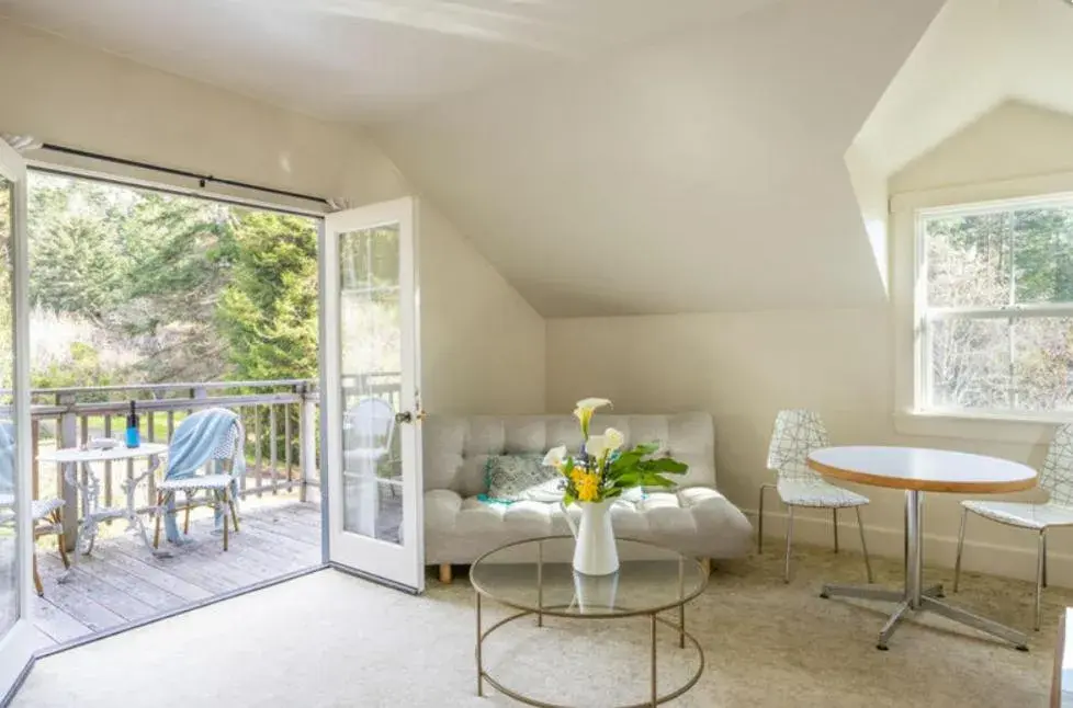 Deluxe Double Room with Bath in Dennen's Victorian Farmhouse Deluxe Double Room with Bath in Dennen's Victorian Farmhouse