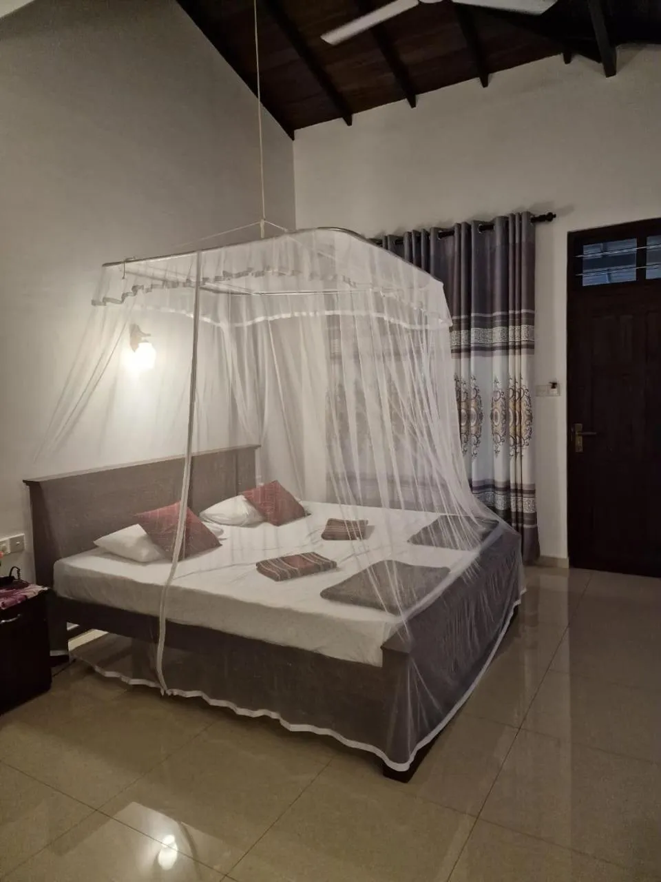 Bed in Hiru Resort Inn