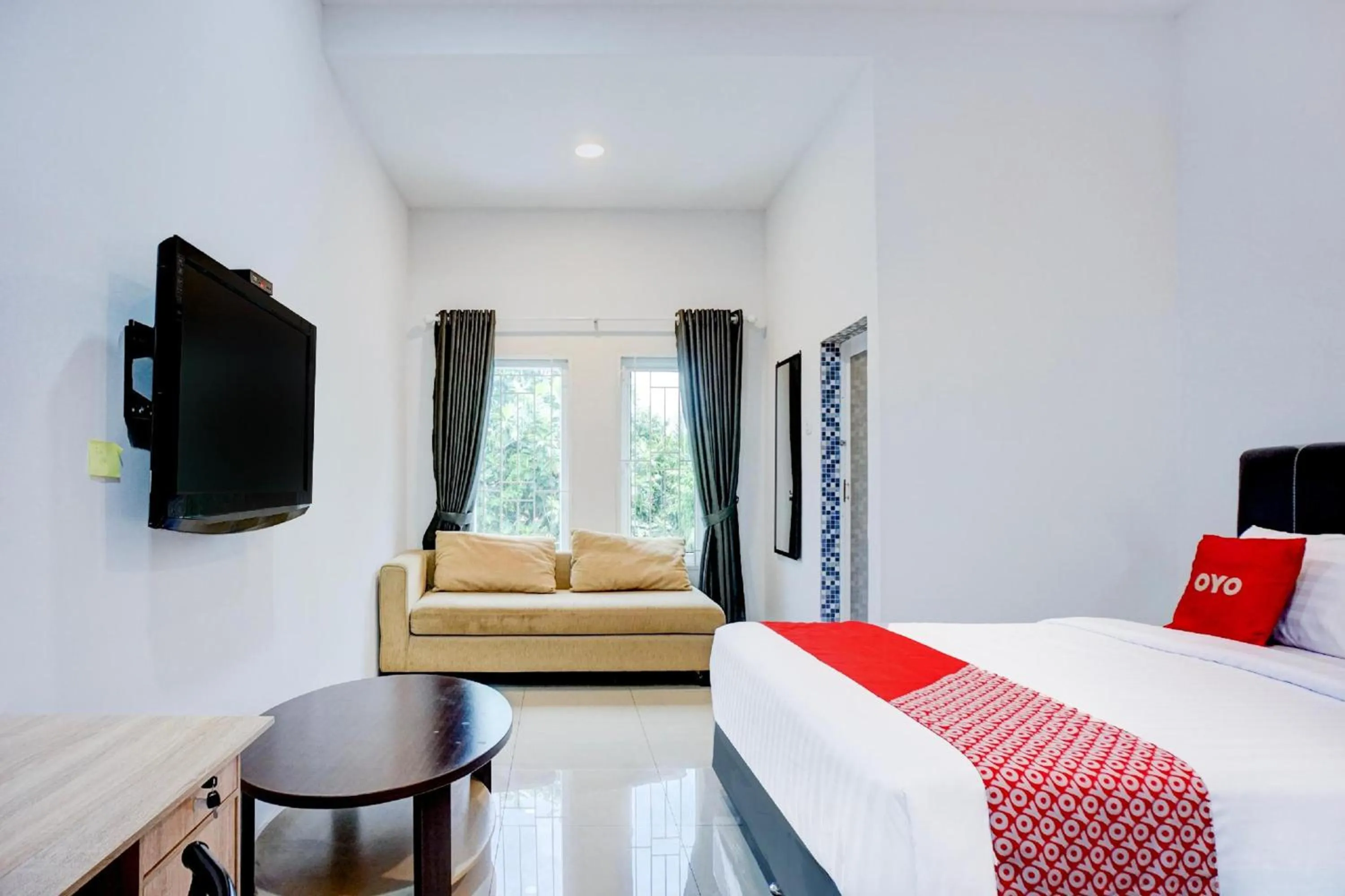 Bedroom, Bed in Collection O Almasarra Residence Near Ring Road Medan