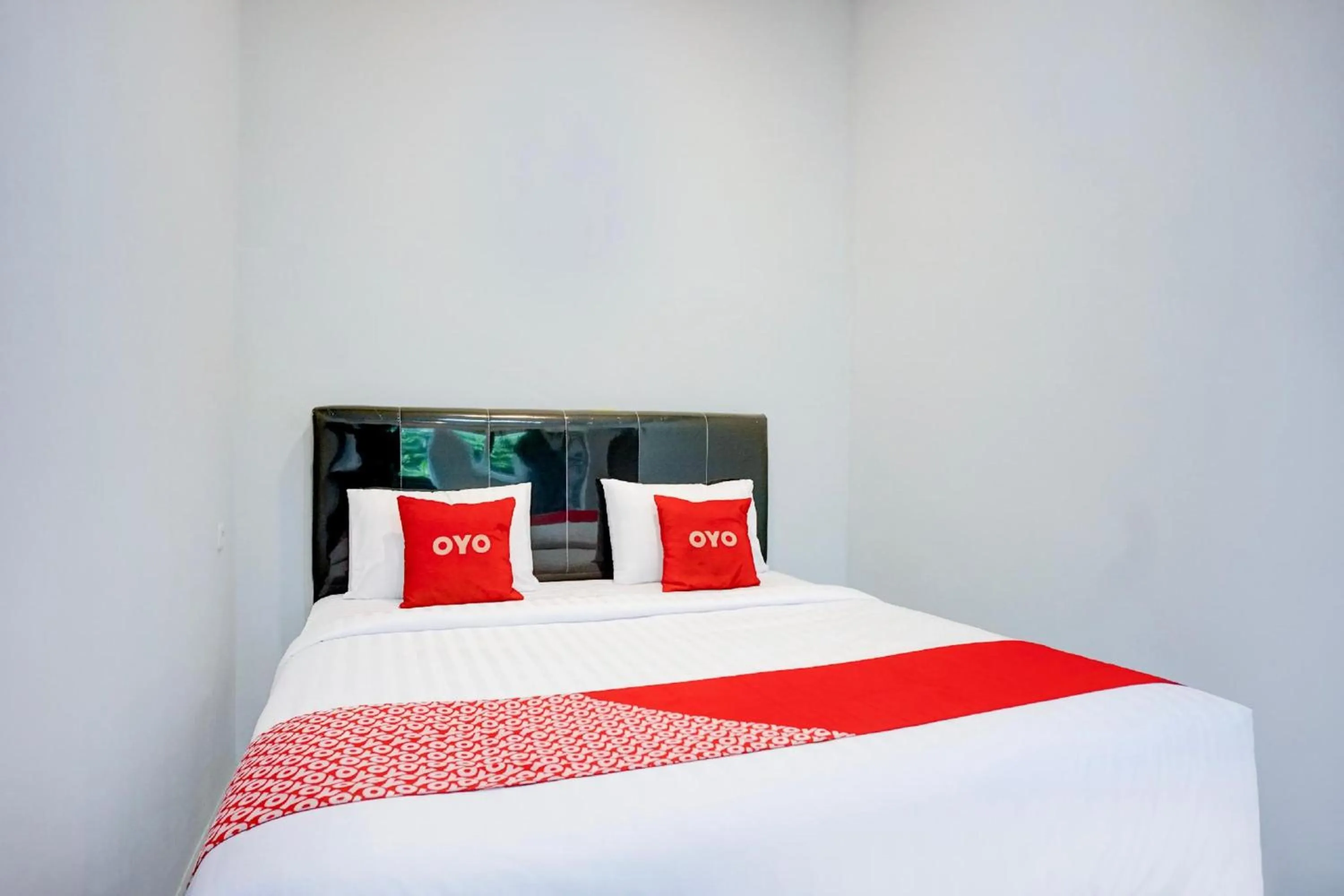 View (from property/room), Bed in Collection O Almasarra Residence Near Ring Road Medan