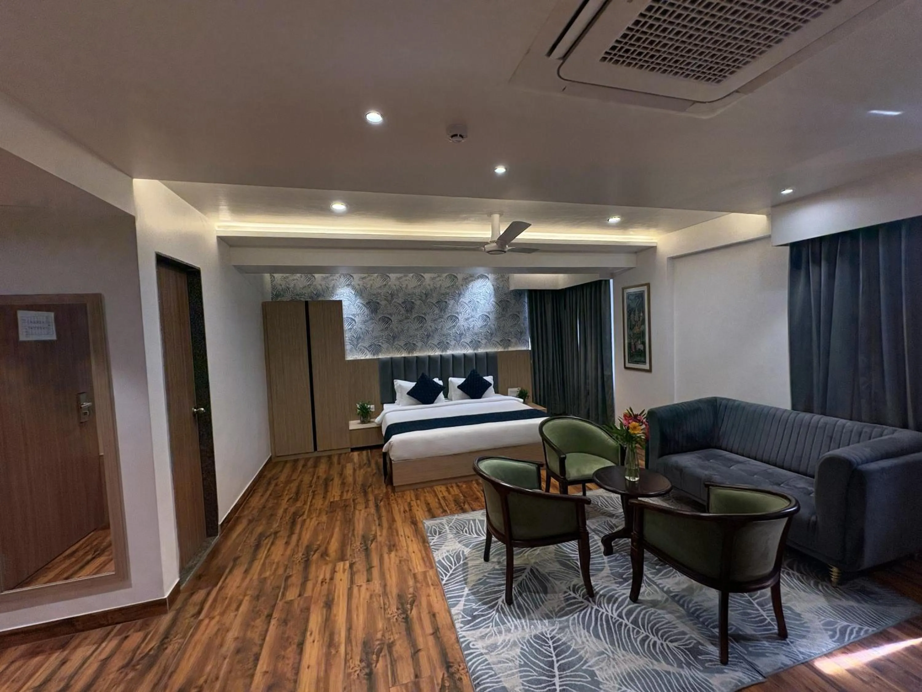 Photo of the whole room in Sinclairs Udaipur