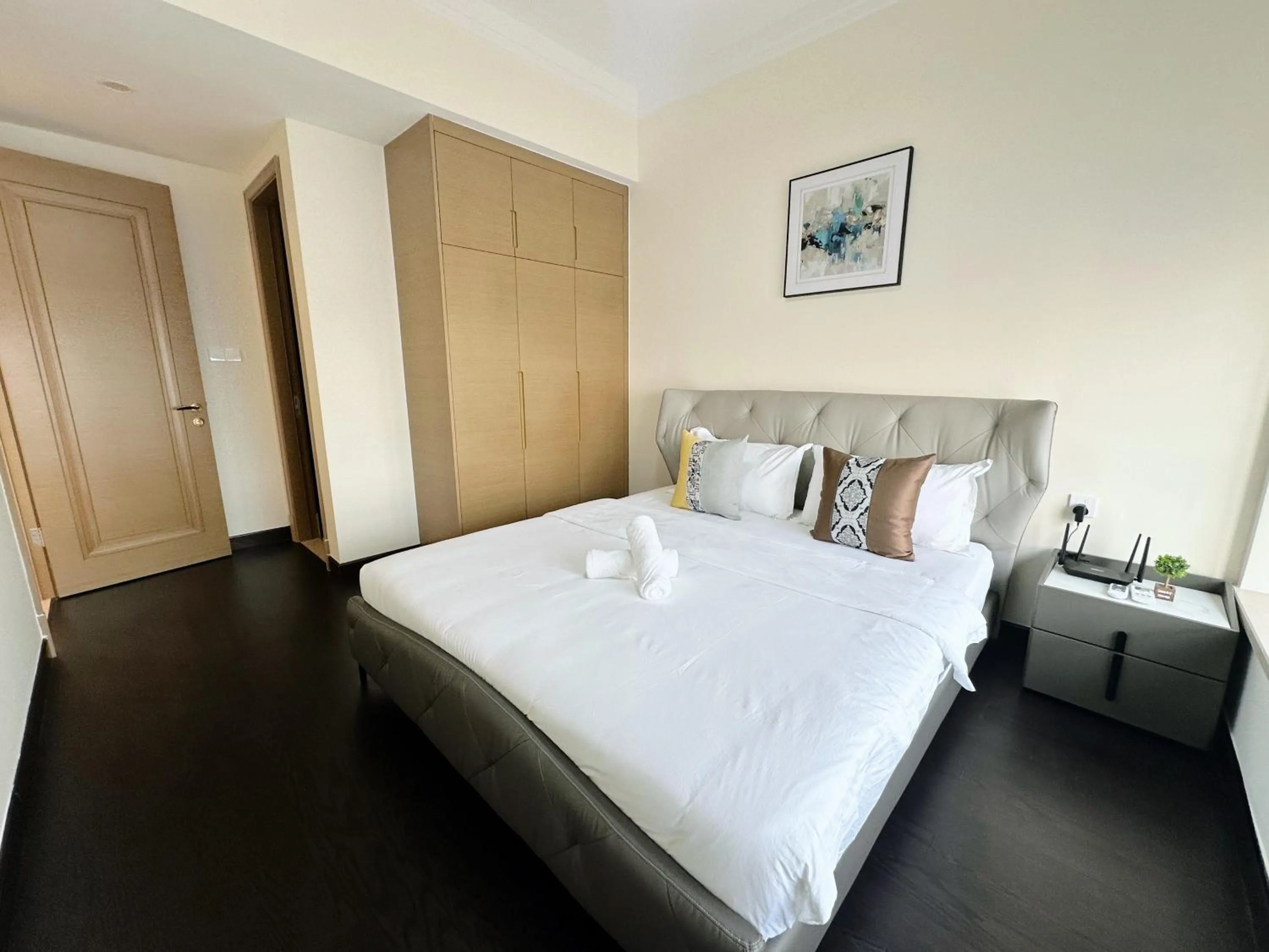 Bed in R&F Princess Cove Superior Homestay Nearby CIQ By Han Lin Sojourn