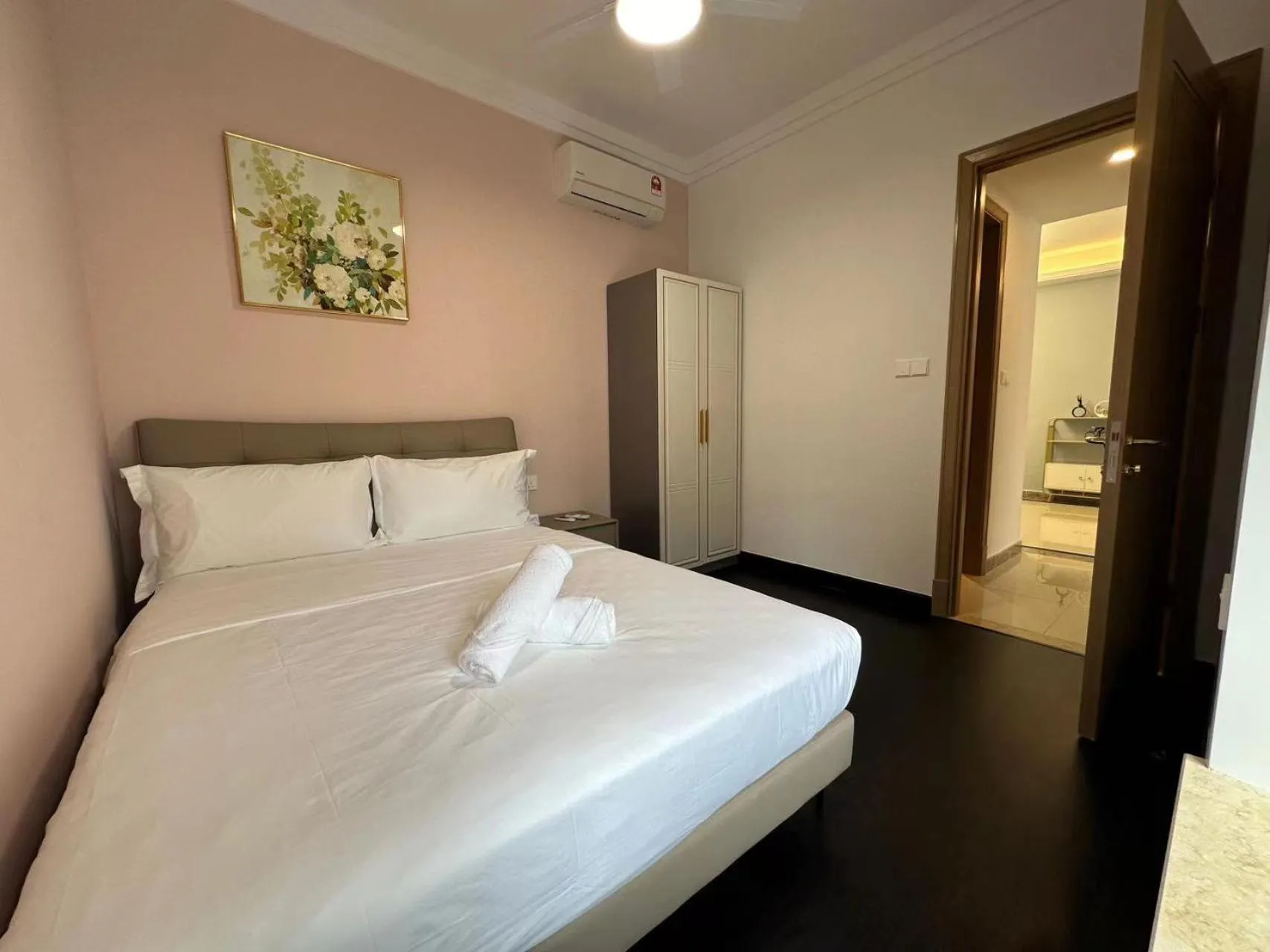 Bed in R&F Princess Cove Superior Homestay Nearby CIQ By Han Lin Sojourn