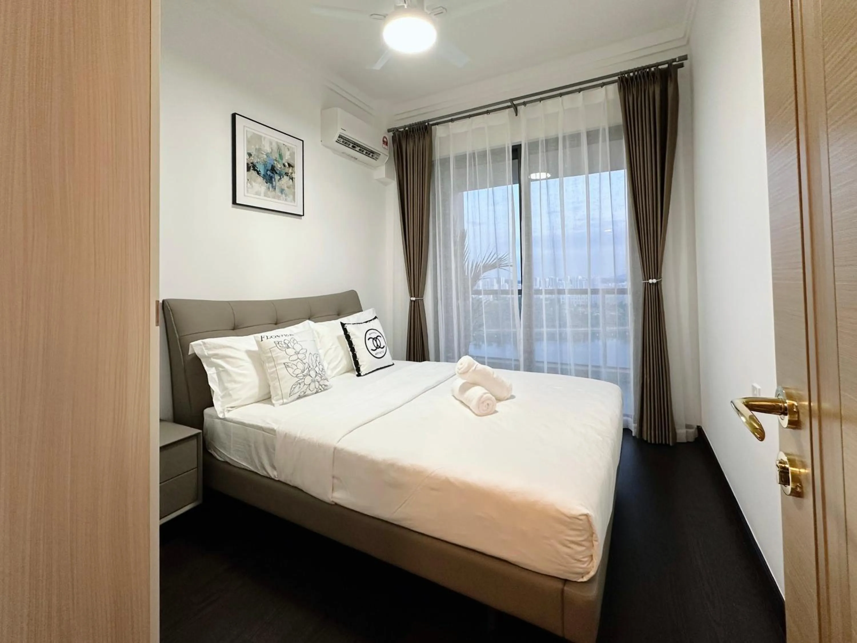 Bed in R&F Princess Cove Superior Homestay Nearby CIQ By Han Lin Sojourn