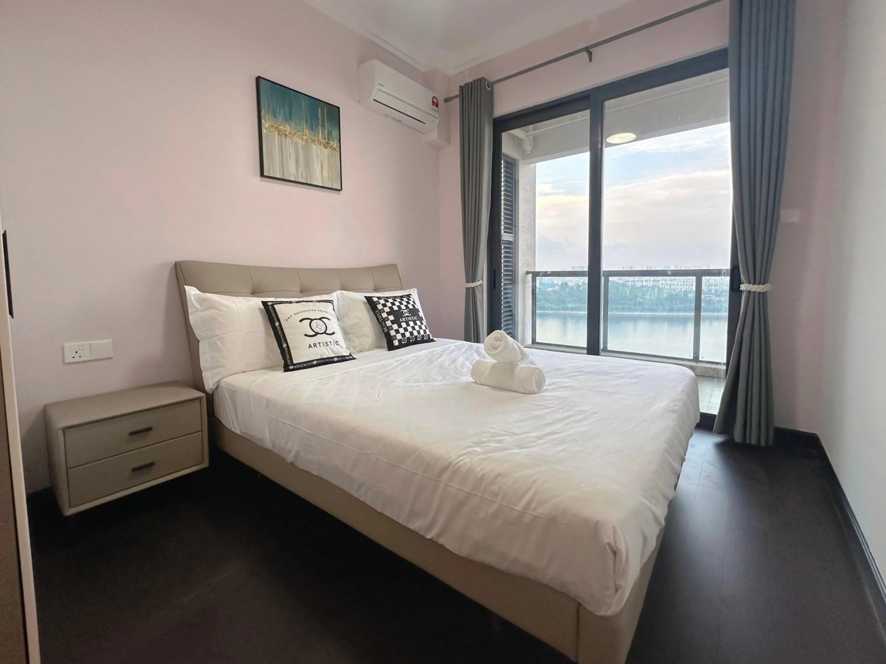 Bed in R&F Princess Cove Superior Homestay Nearby CIQ By Han Lin Sojourn