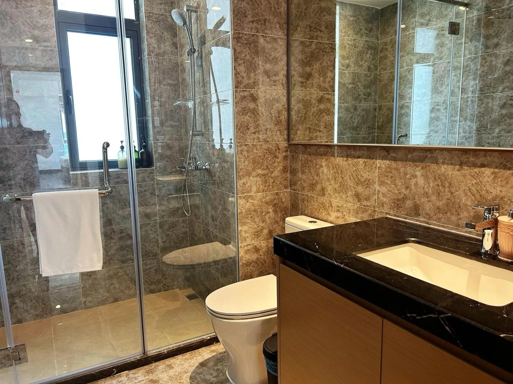 Shower in R&F Princess Cove Superior Homestay Nearby CIQ By Han Lin Sojourn