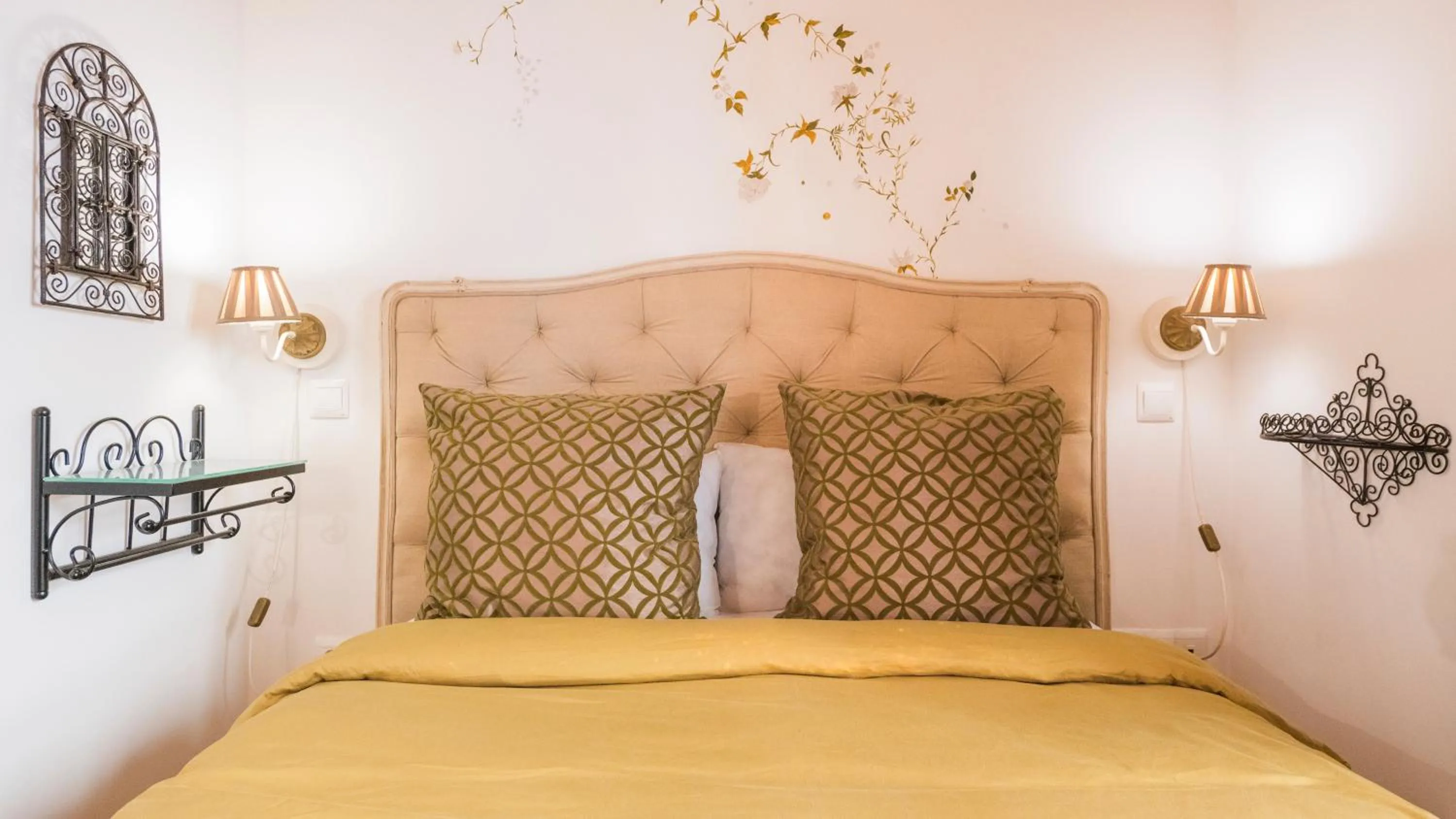 Bed in El Capricho de Toledo