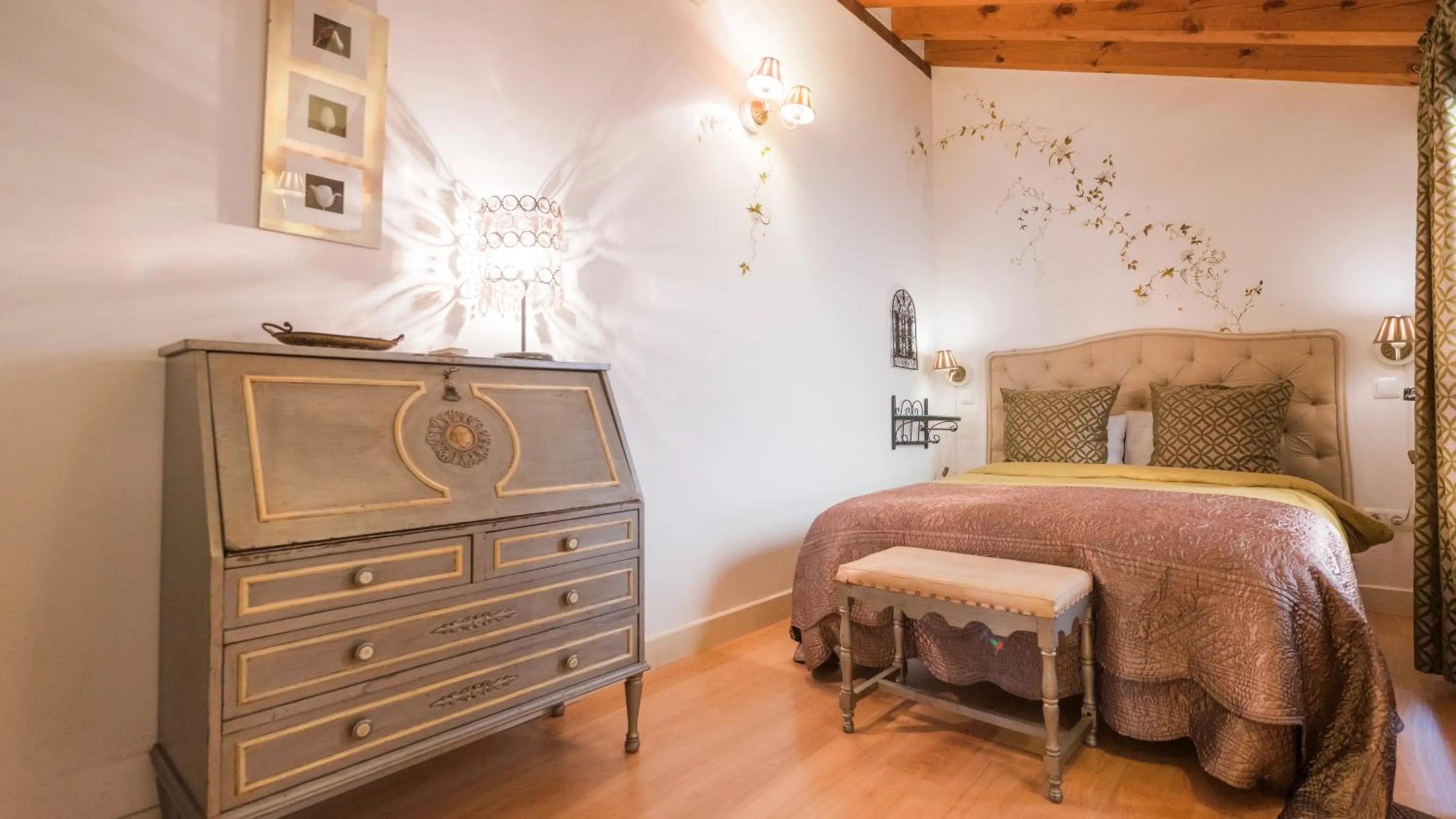 Bed in El Capricho de Toledo
