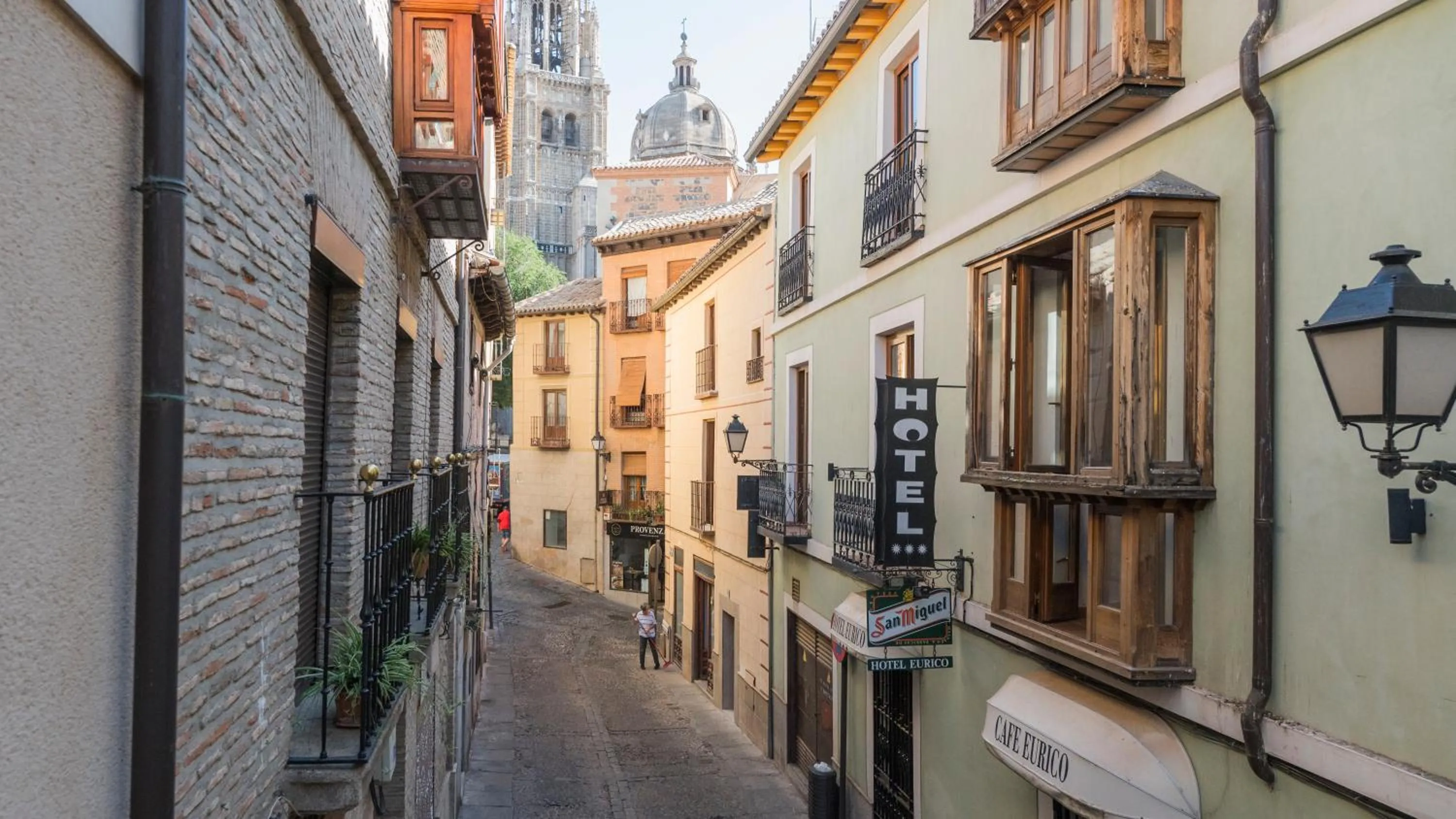 Property building in El Capricho de Toledo