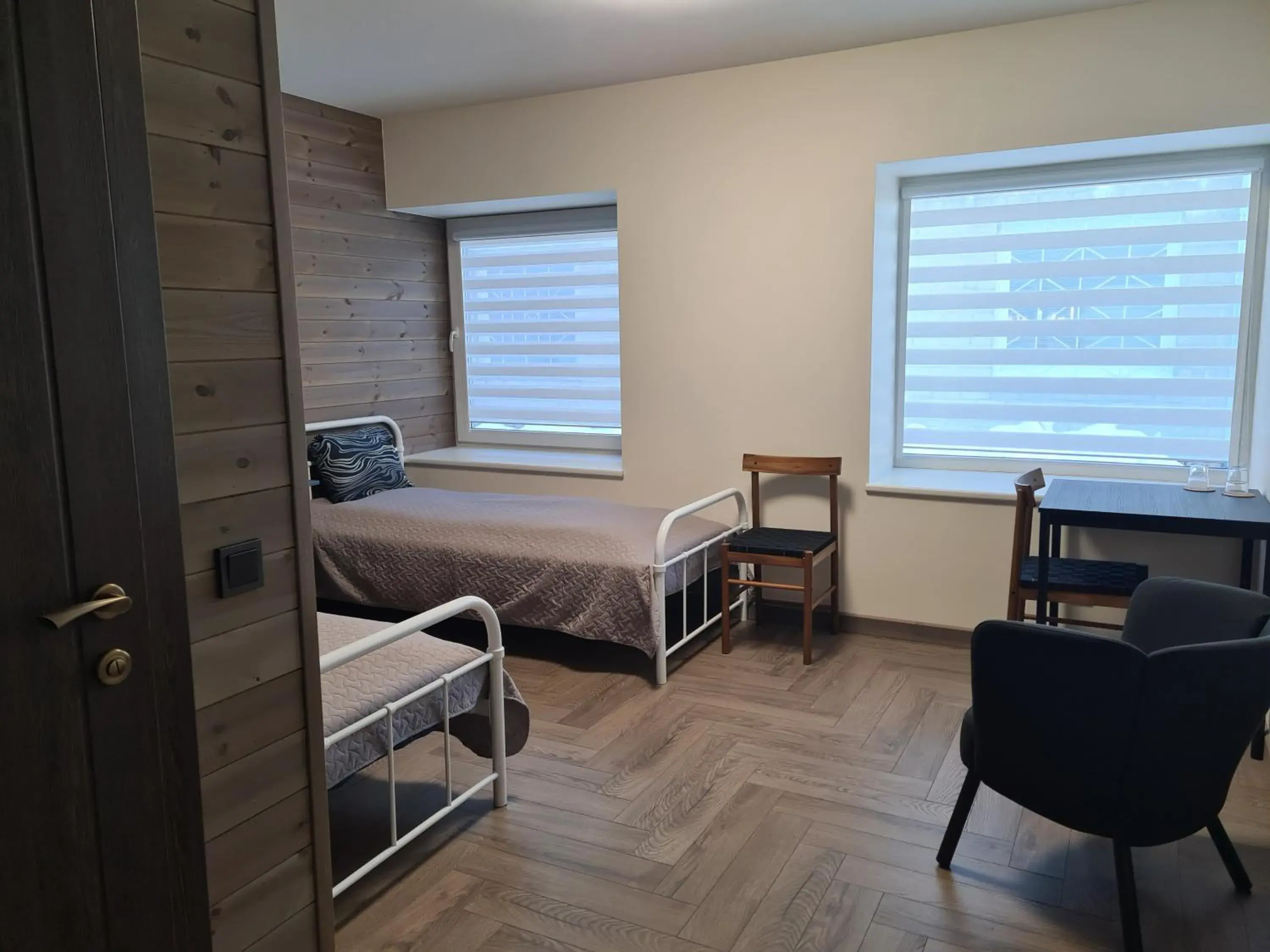 Twin Room with Bathroom - single occupancy in Penkių kambarių apartamentai Twin Room with Bathroom - single occupancy in Penkių kambarių apartamentai