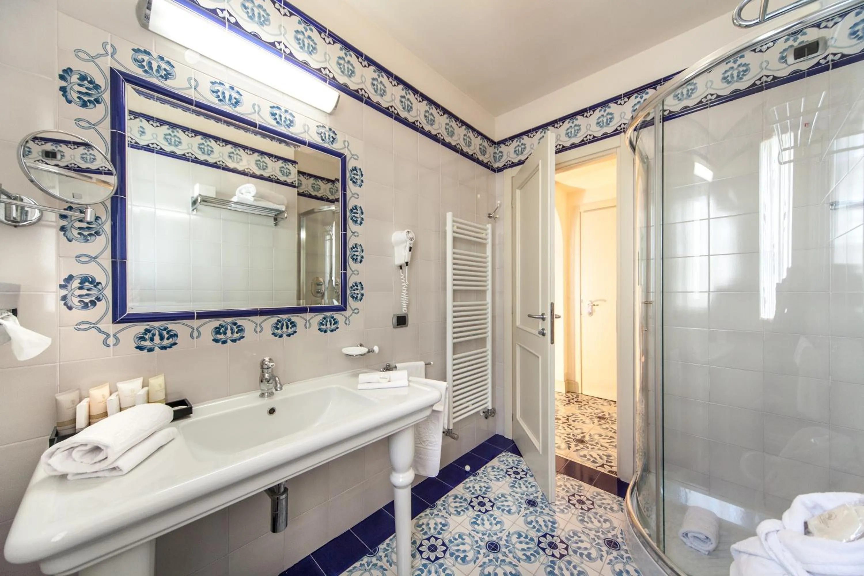 Bathroom in Palace Hotel