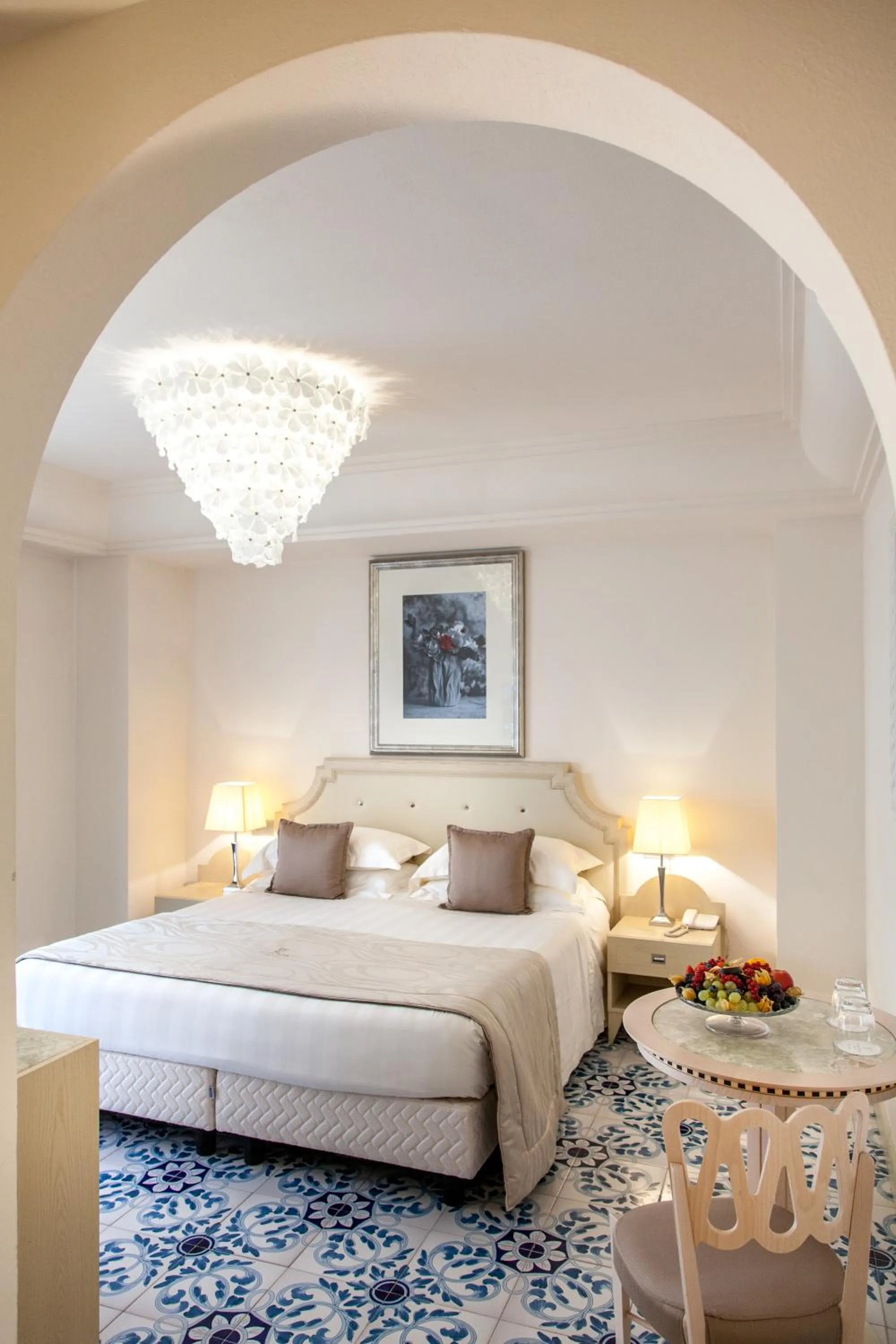 Photo of the whole room, Bed in Palace Hotel