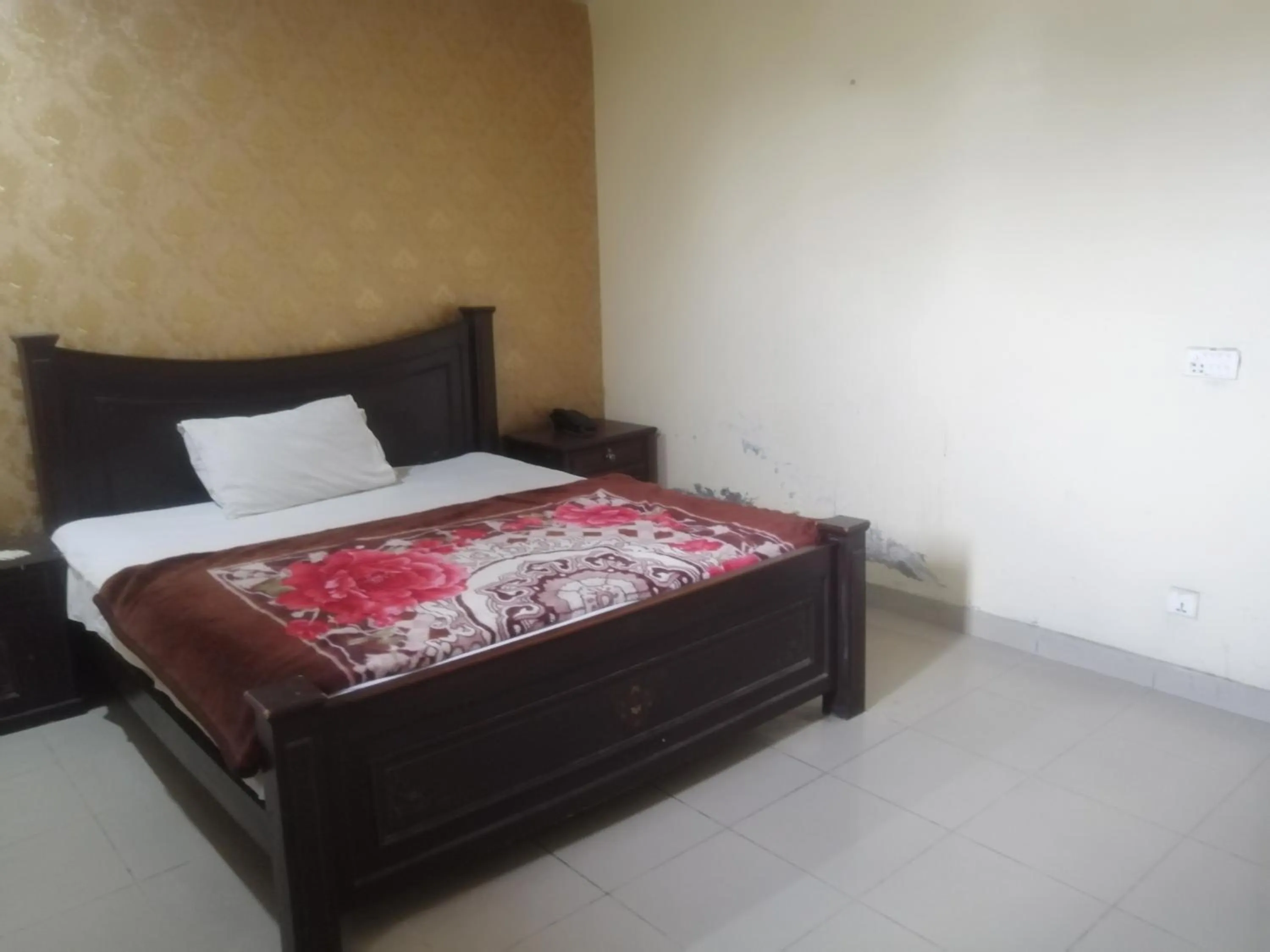 Bed in Fortville Hotel