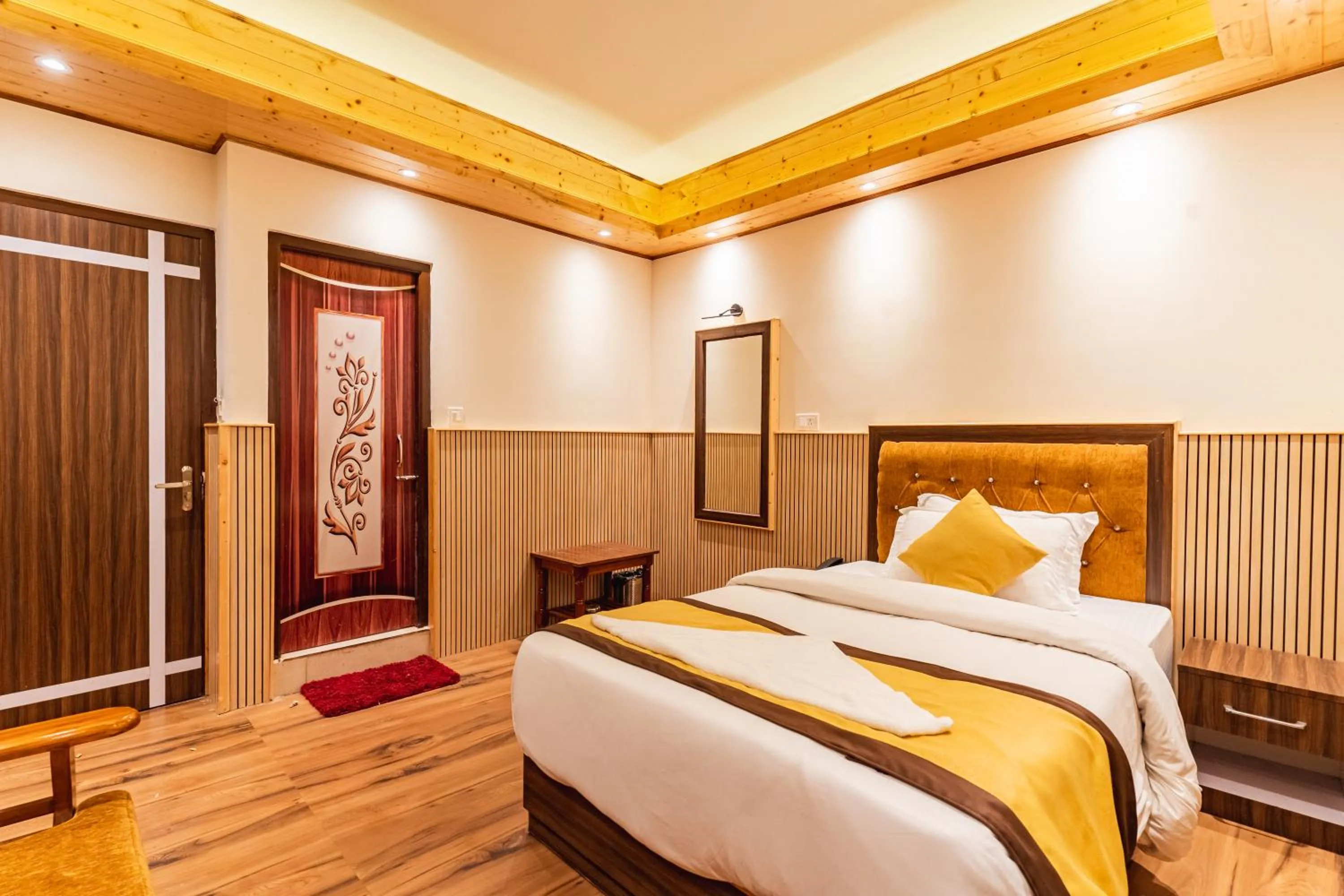Bedroom, Bed in The Golden Retreat Hotel in Pelling