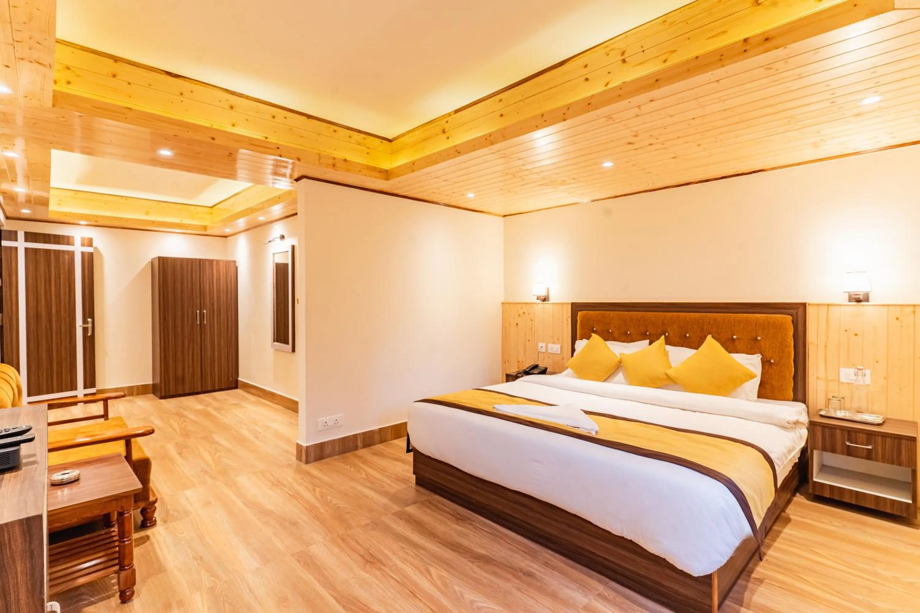 Bedroom, Bed in The Golden Retreat Hotel in Pelling