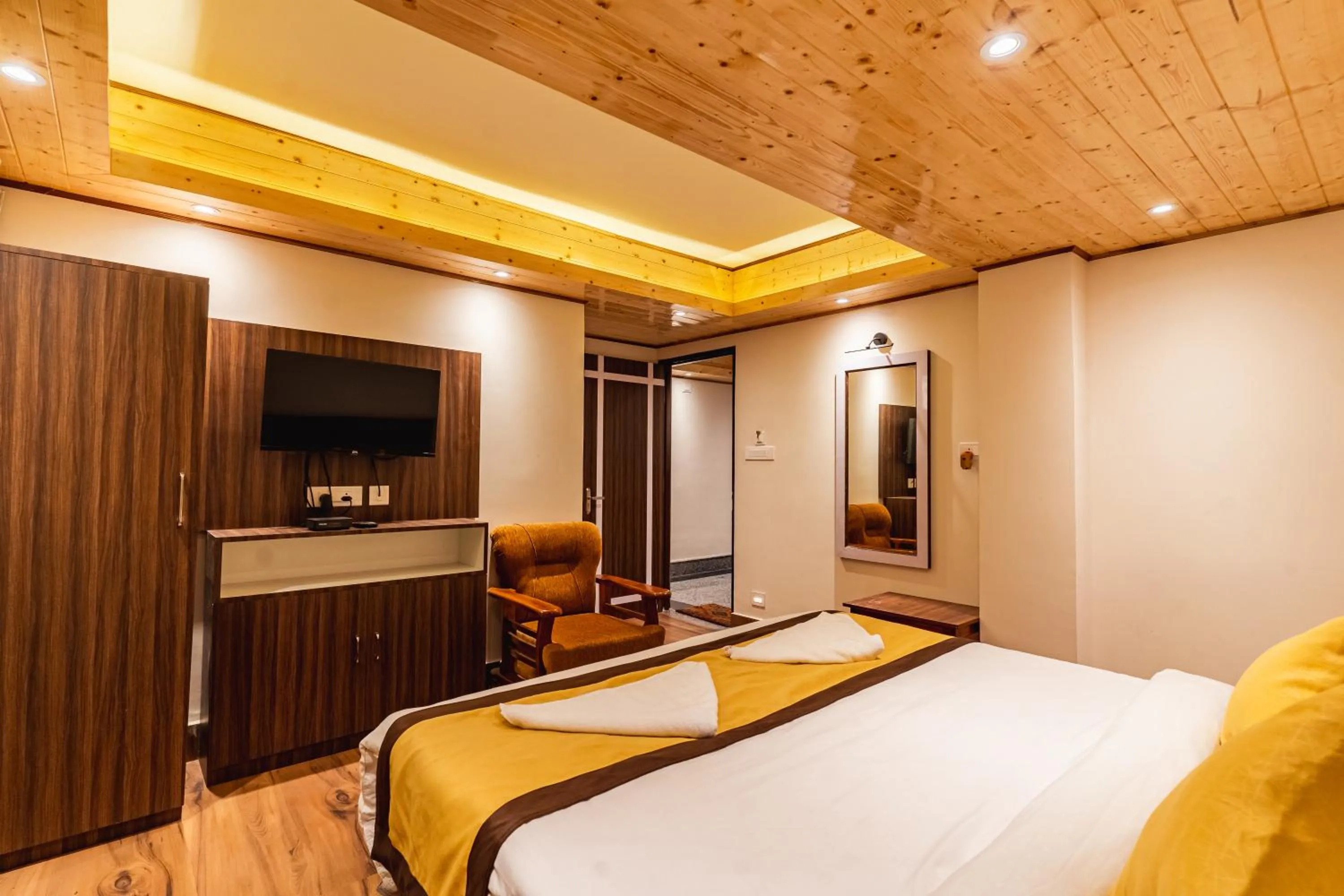 Bedroom, Bed in The Golden Retreat Hotel in Pelling