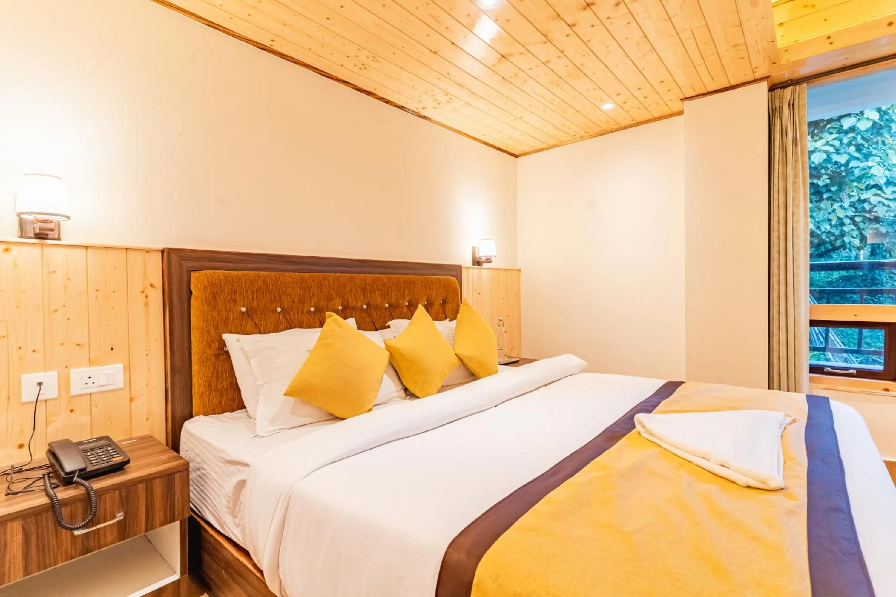 Bedroom, Bed in The Golden Retreat Hotel in Pelling