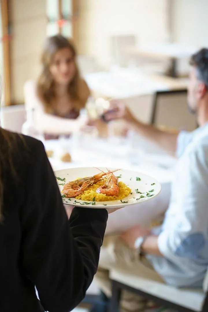 Restaurant/places to eat in Bes Hotel Villa Zoia