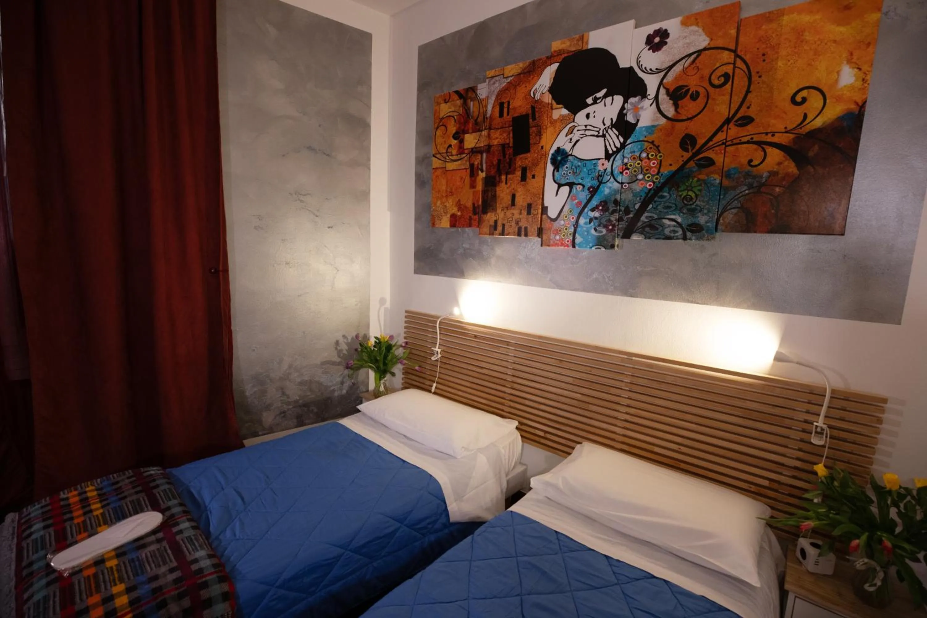 Bedroom, Bed in Like Romeo Suites