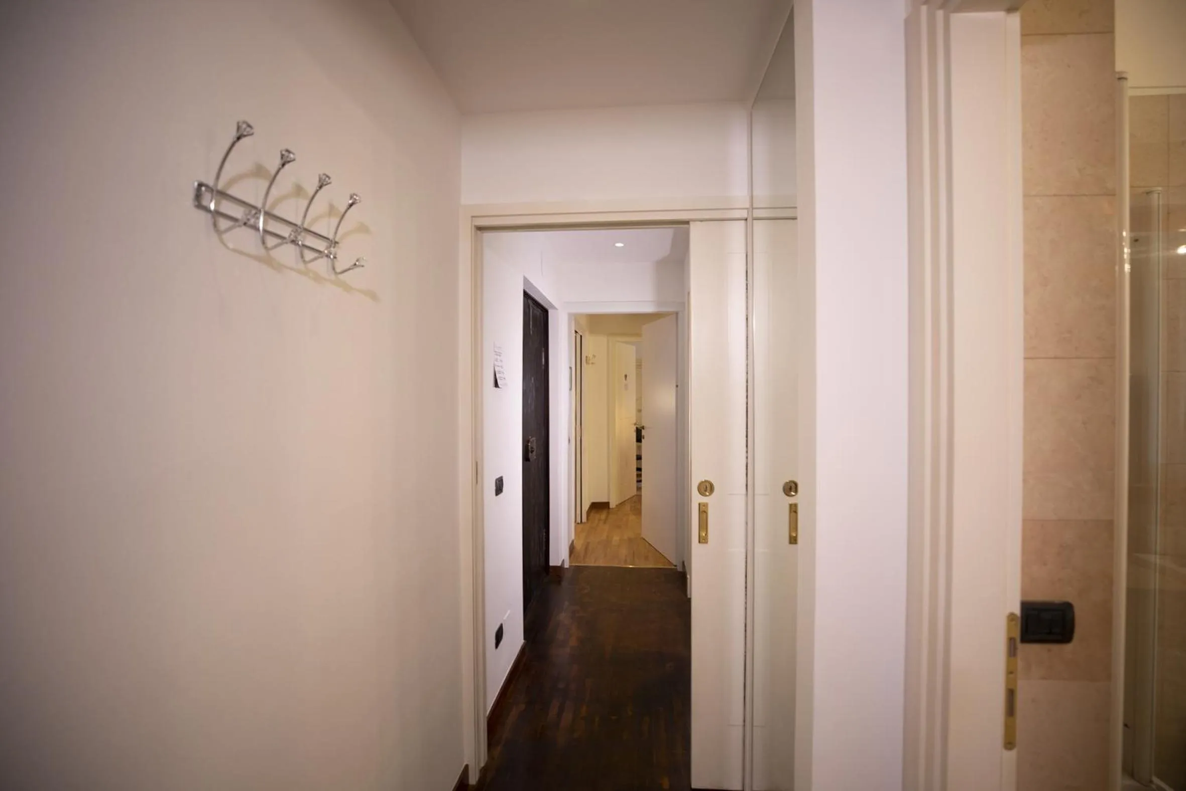 Decorative detail in Like Romeo Suites