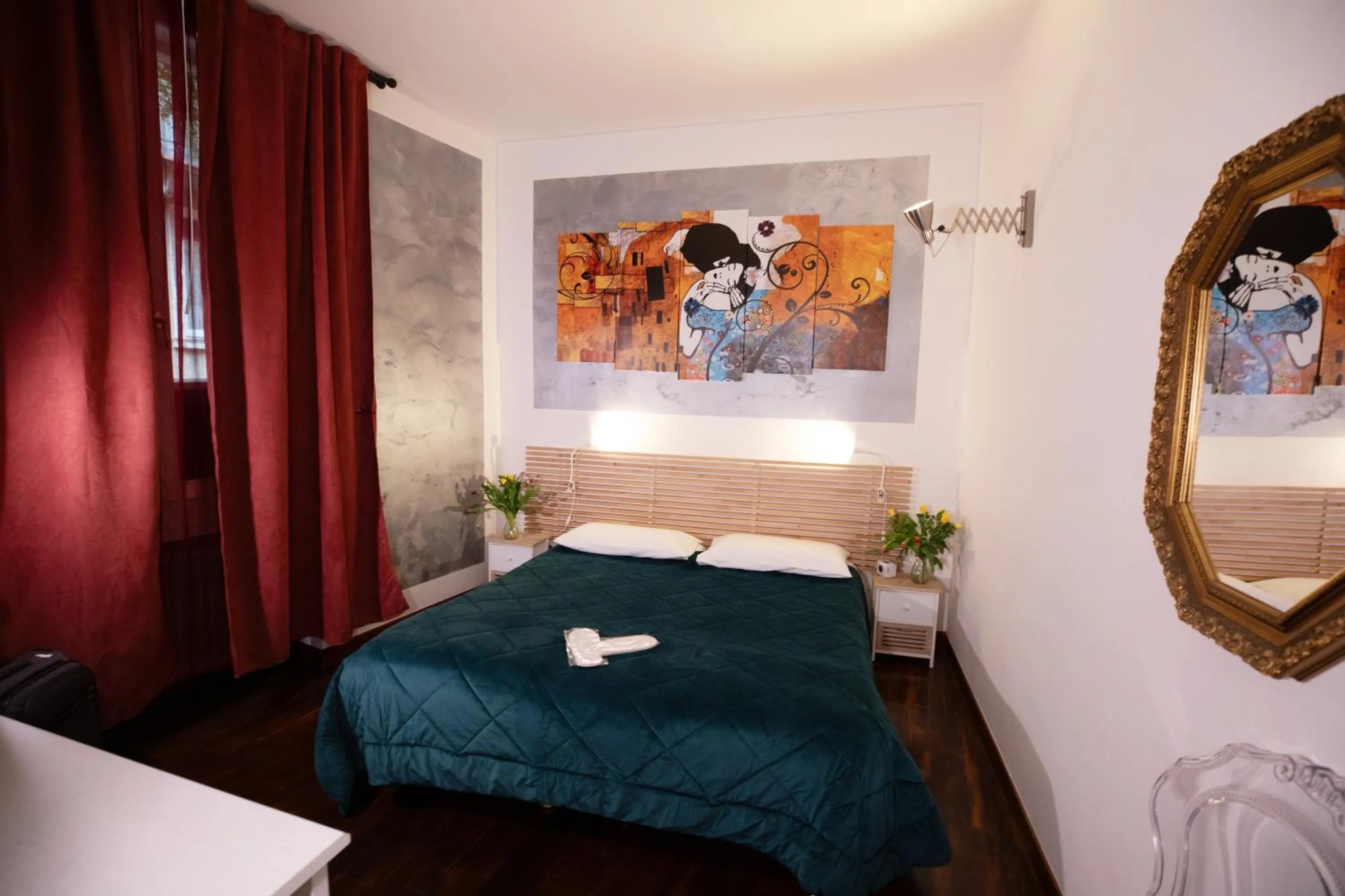 Bedroom, Bed in Like Romeo Suites