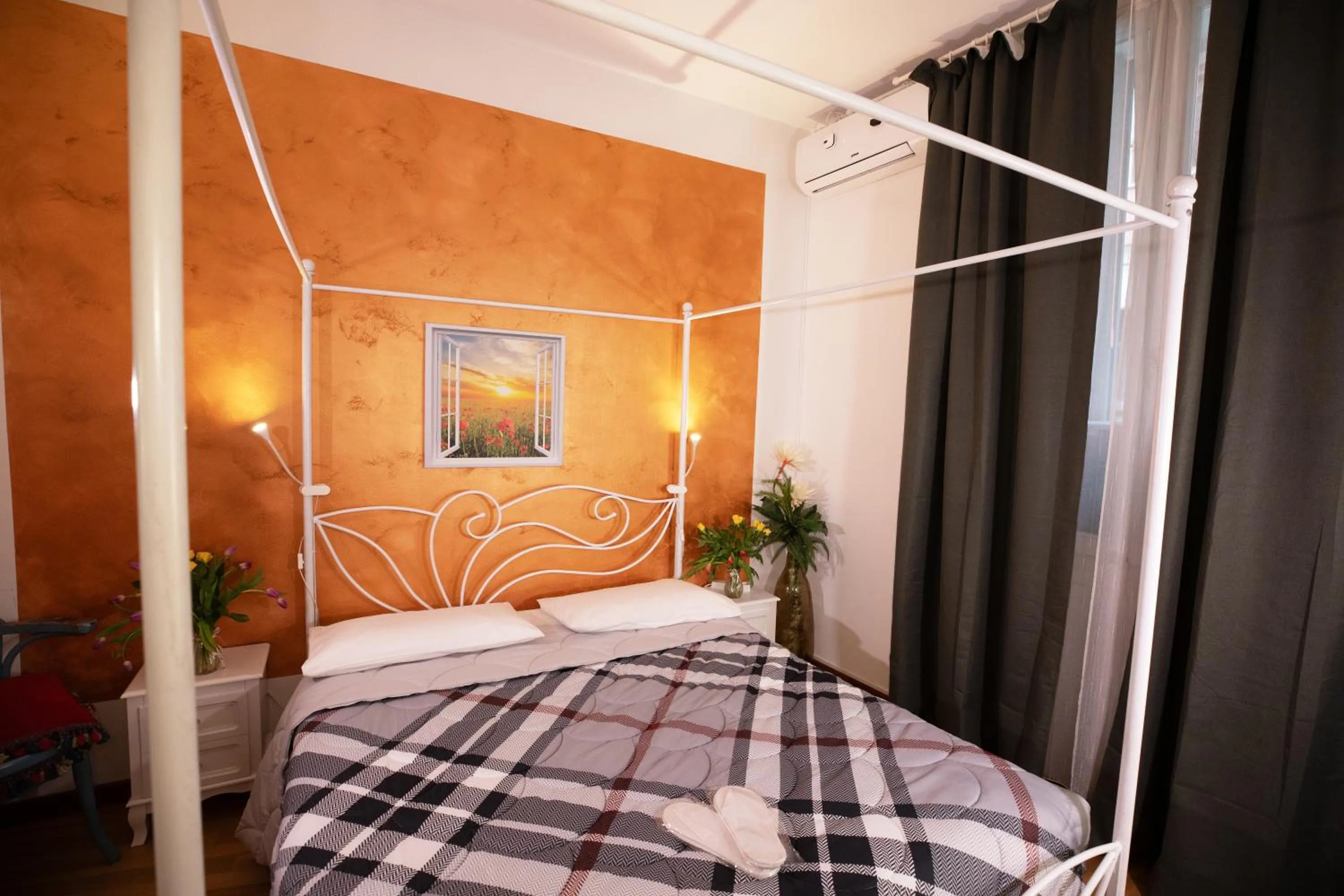 Bedroom, Bed in Like Romeo Suites