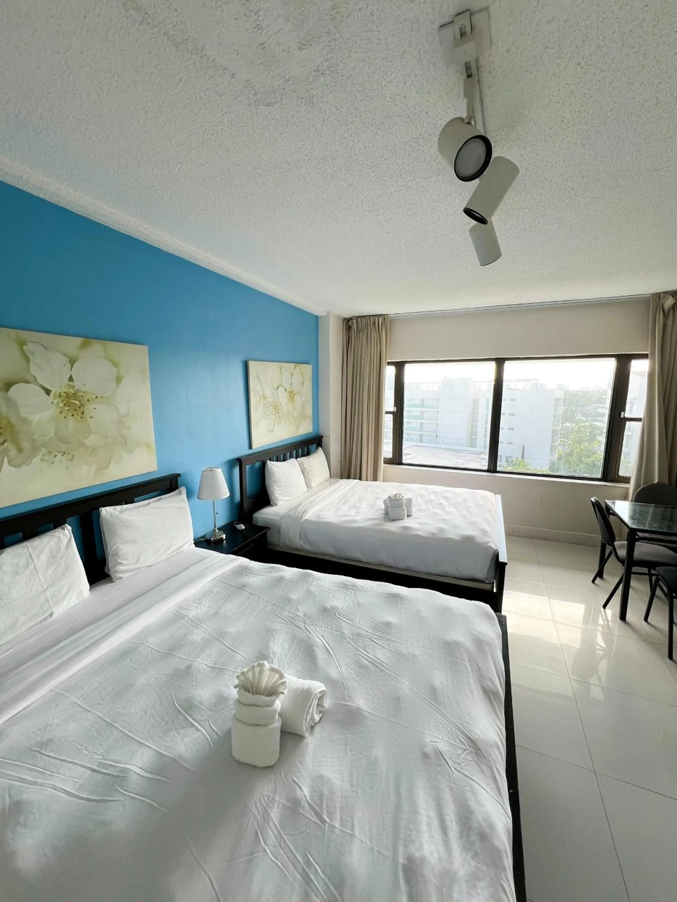 Bed in Oceanfront Studio Miami Beach