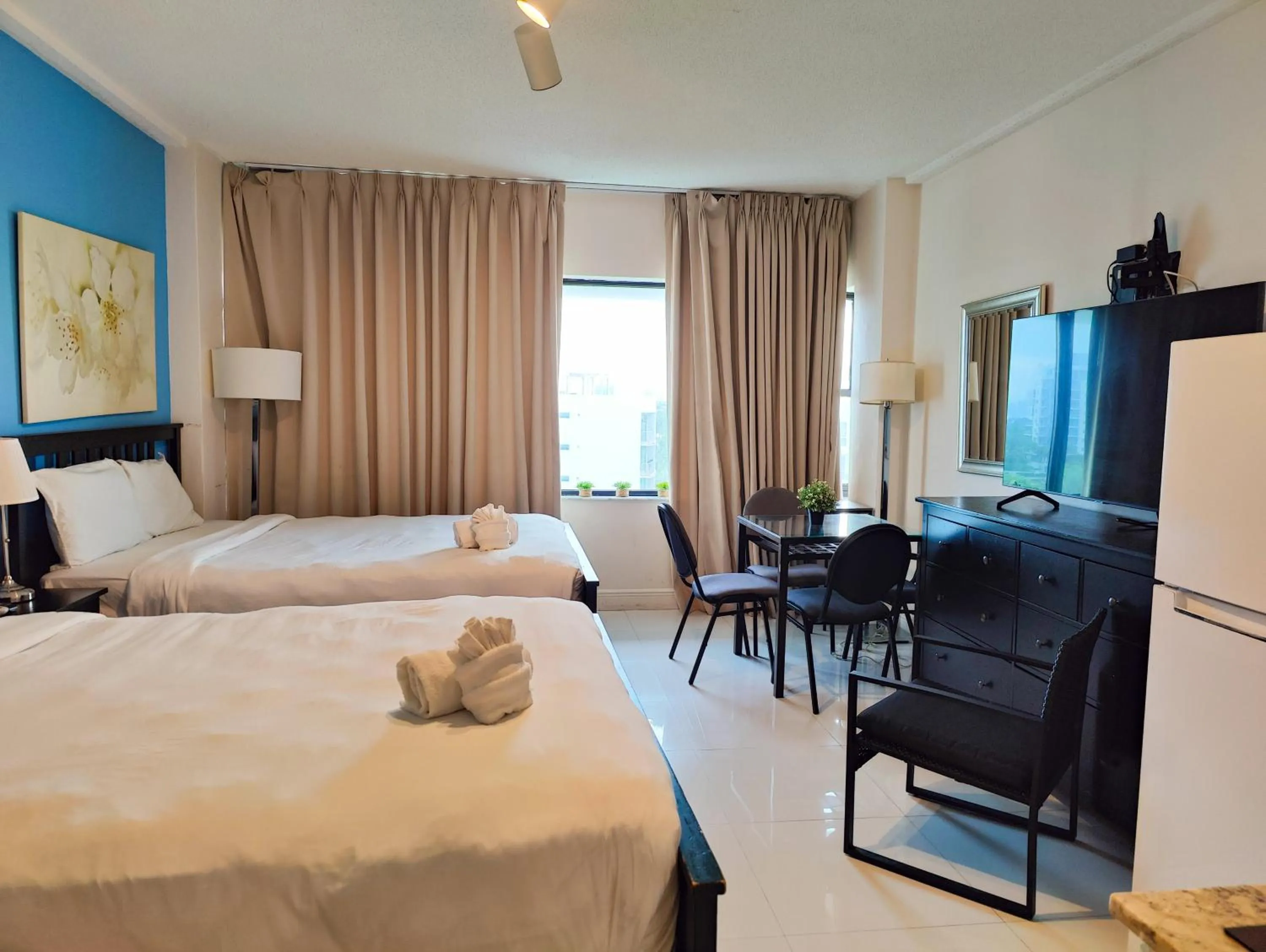 Bed in Oceanfront Studio Miami Beach