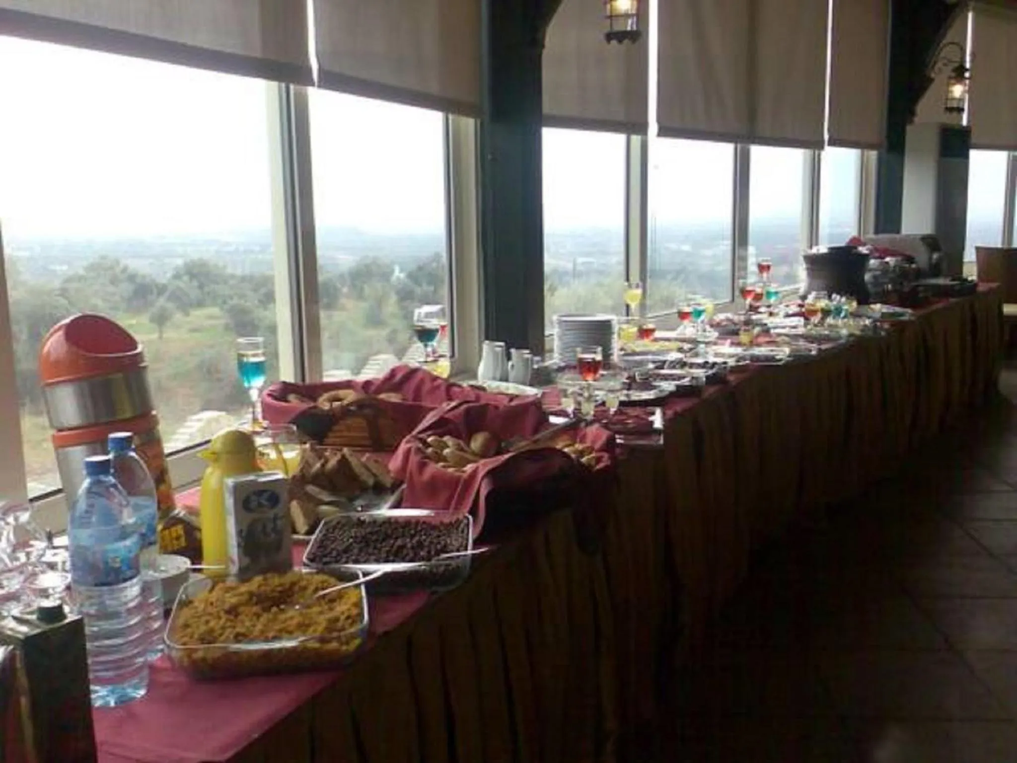 Restaurant/places to eat in Nysa Hotel