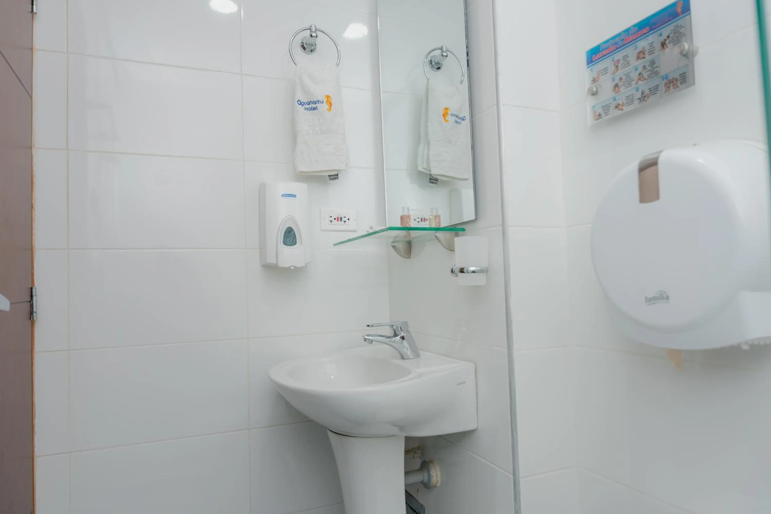 Bathroom in Hotel Aguamarina