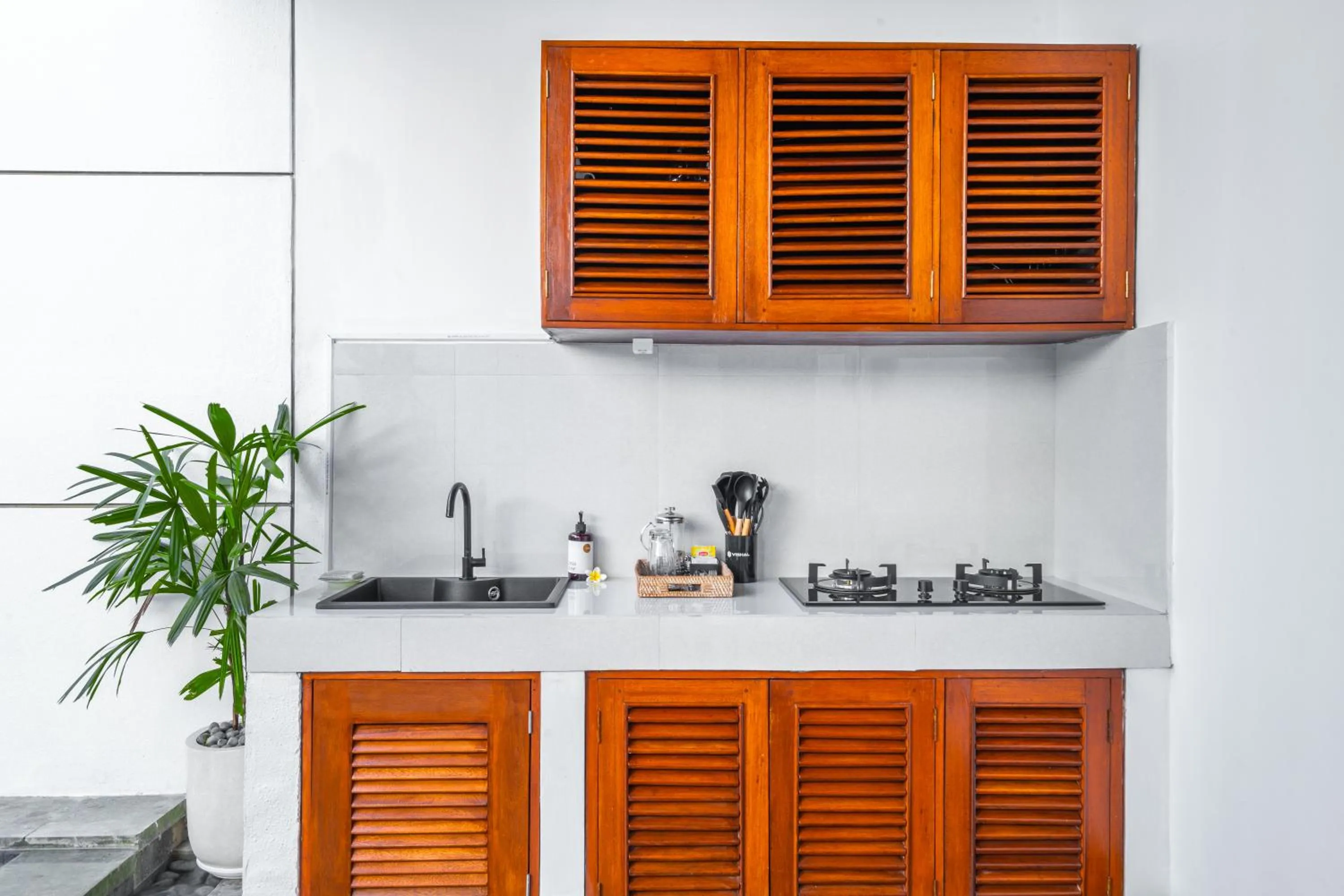 Kitchen or kitchenette in Villa Felicia Canggu By Moria