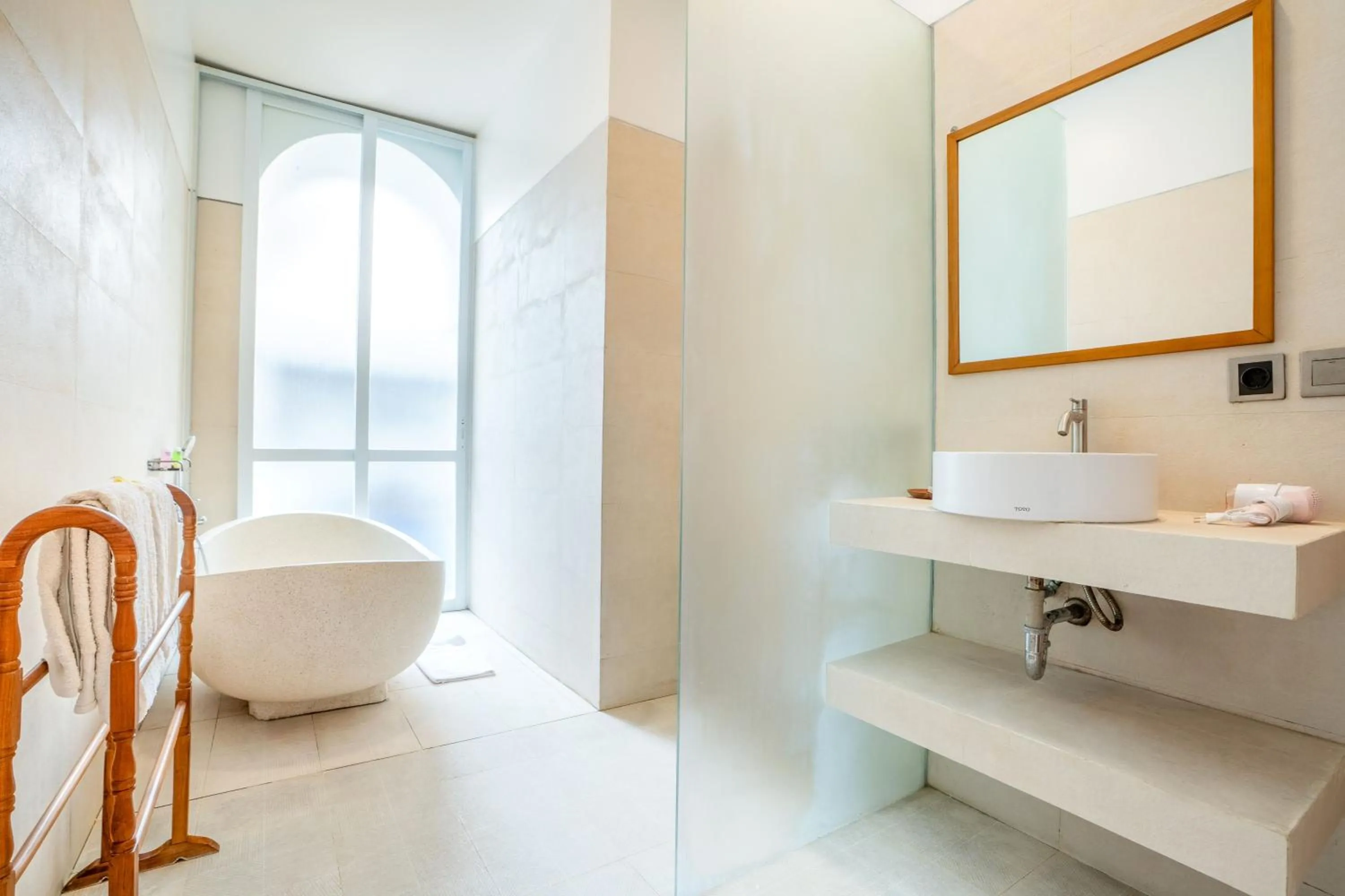 Shower in Villa Felicia Canggu By Moria