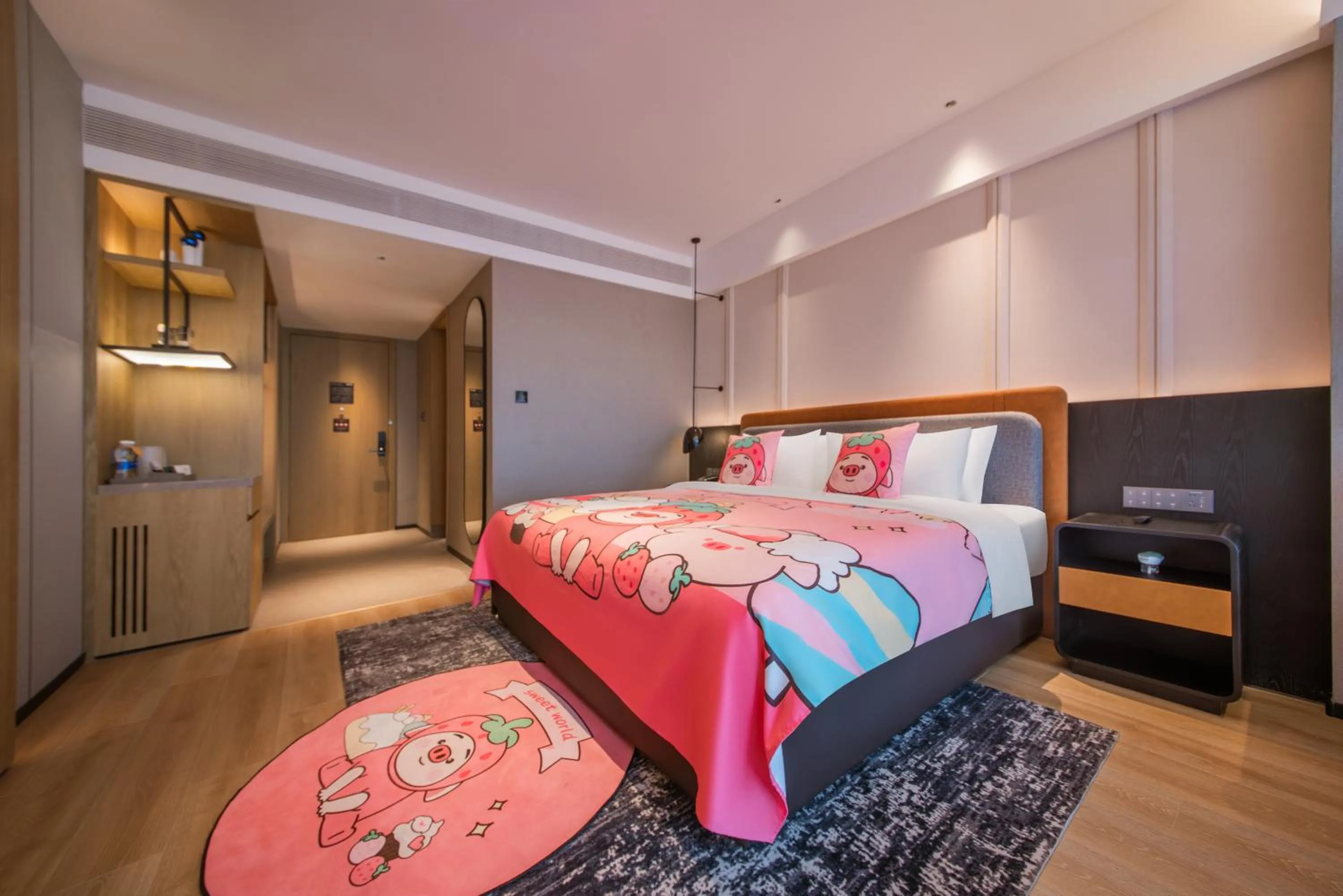 Photo of the whole room, Bed in Park Inn by Radisson Hangzhou Fuyang Wildlife