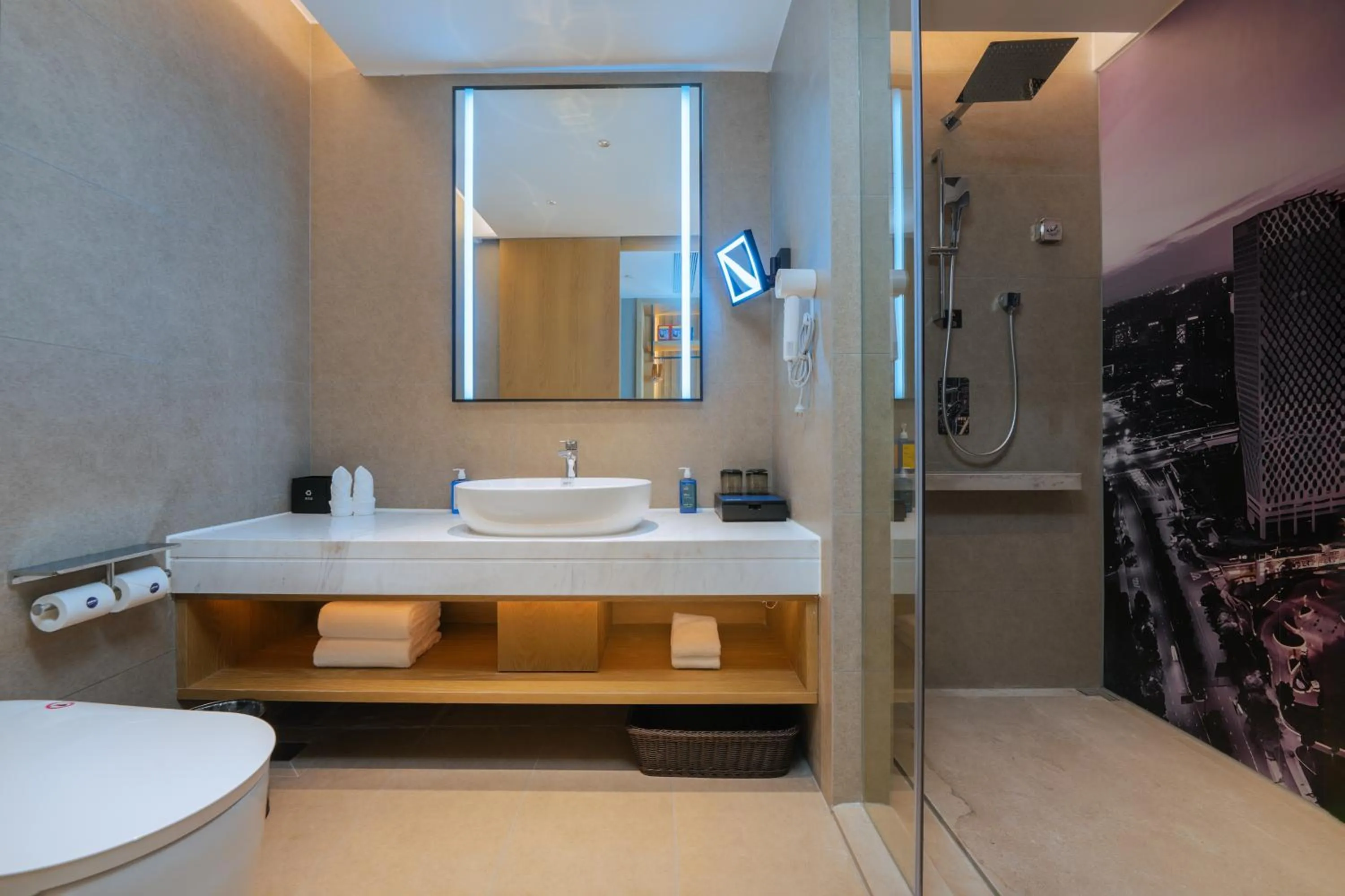 Toilet in Park Inn by Radisson Hangzhou Fuyang Wildlife