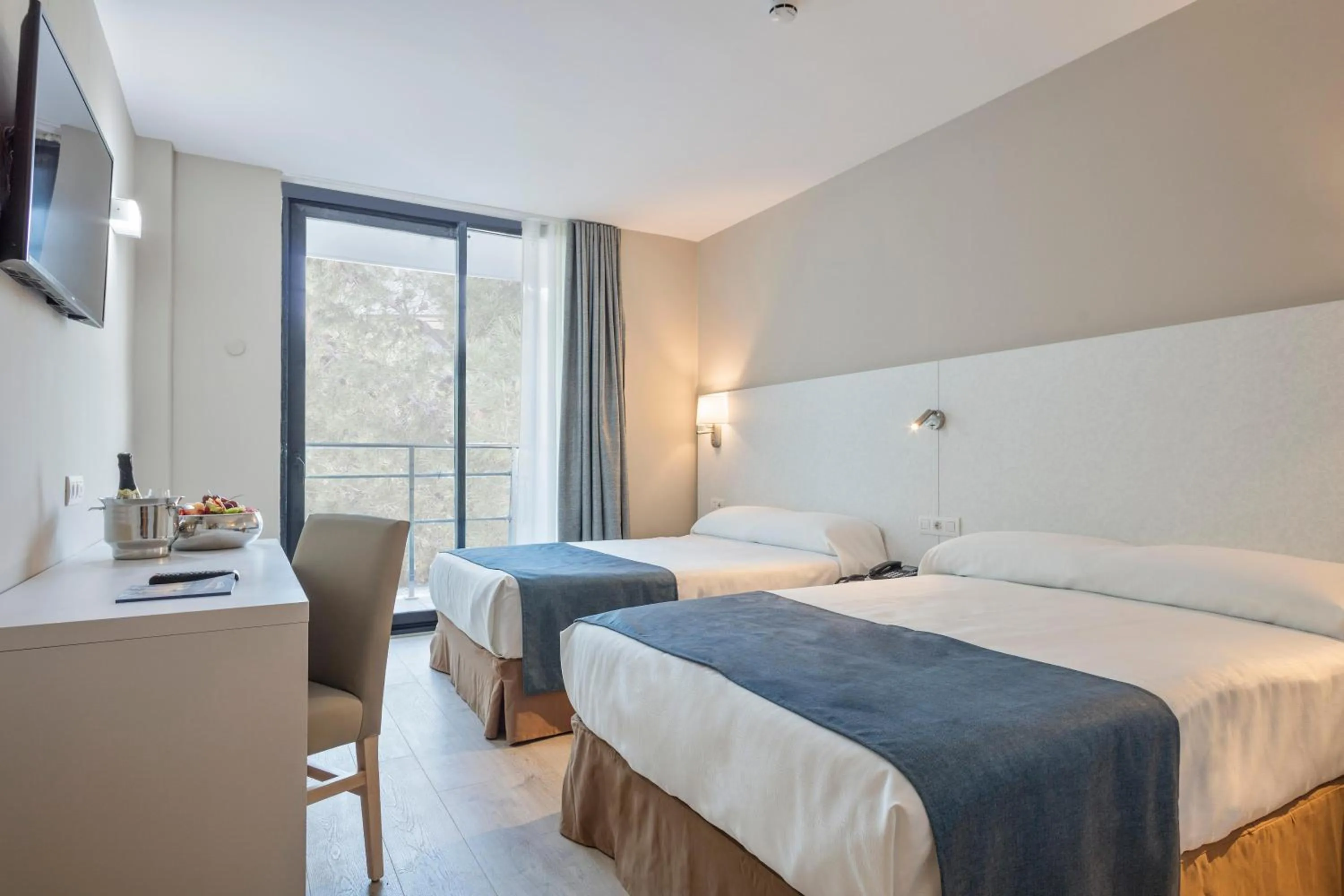 Photo of the whole room, Bed in Hotel Best Sol D´Or