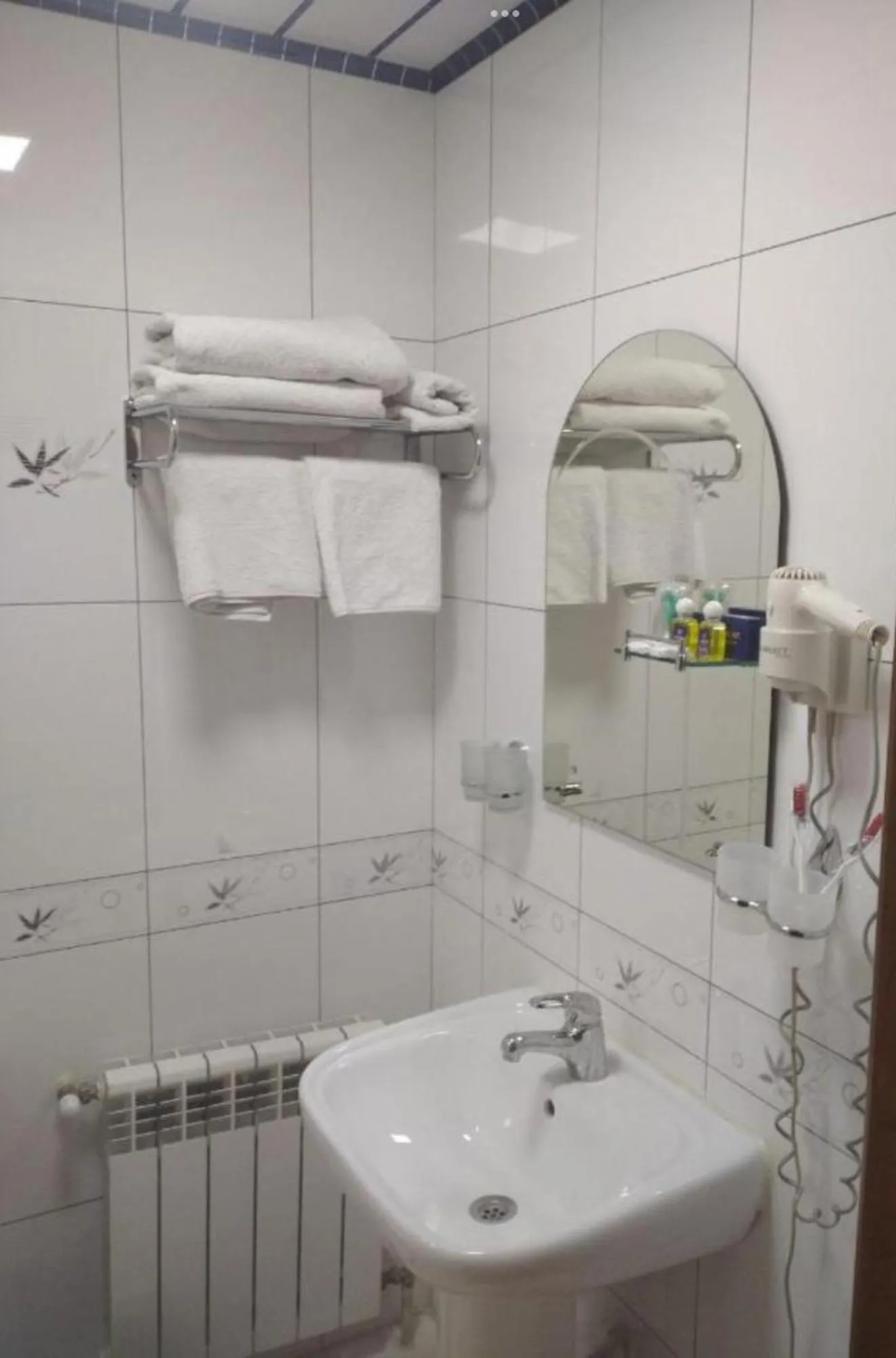 Bathroom in Marvarid Hotel