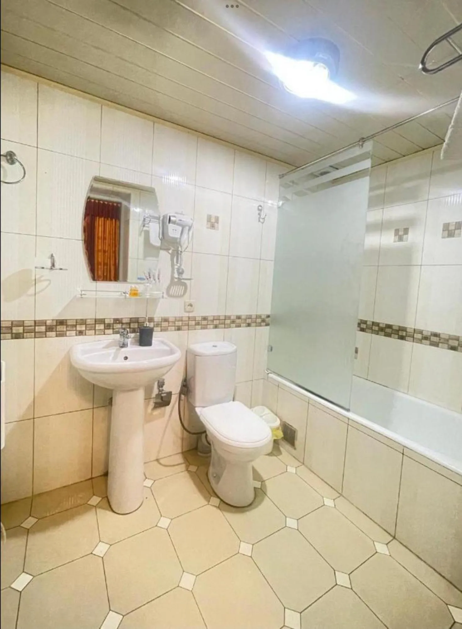 Bathroom in Marvarid Hotel