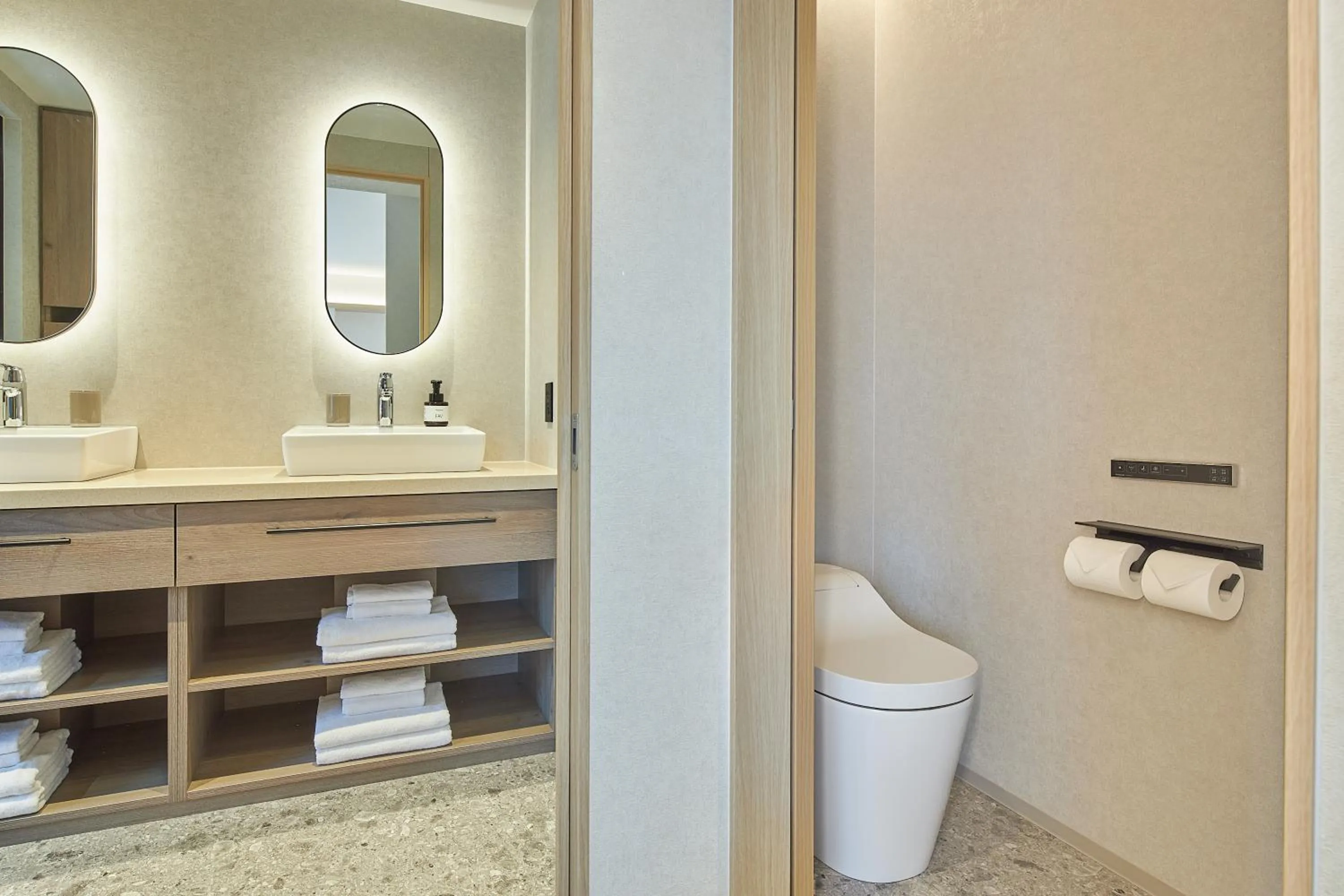 Photo of the whole room in FAV LUX Kagoshima Tenmonkan