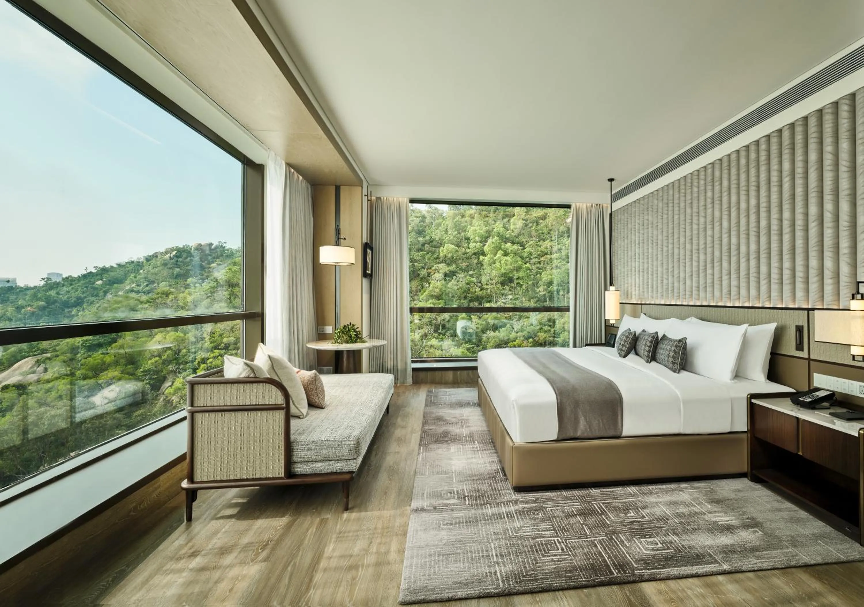 Bedroom, Bed in Grand Ocean View Hotel Zhuhai